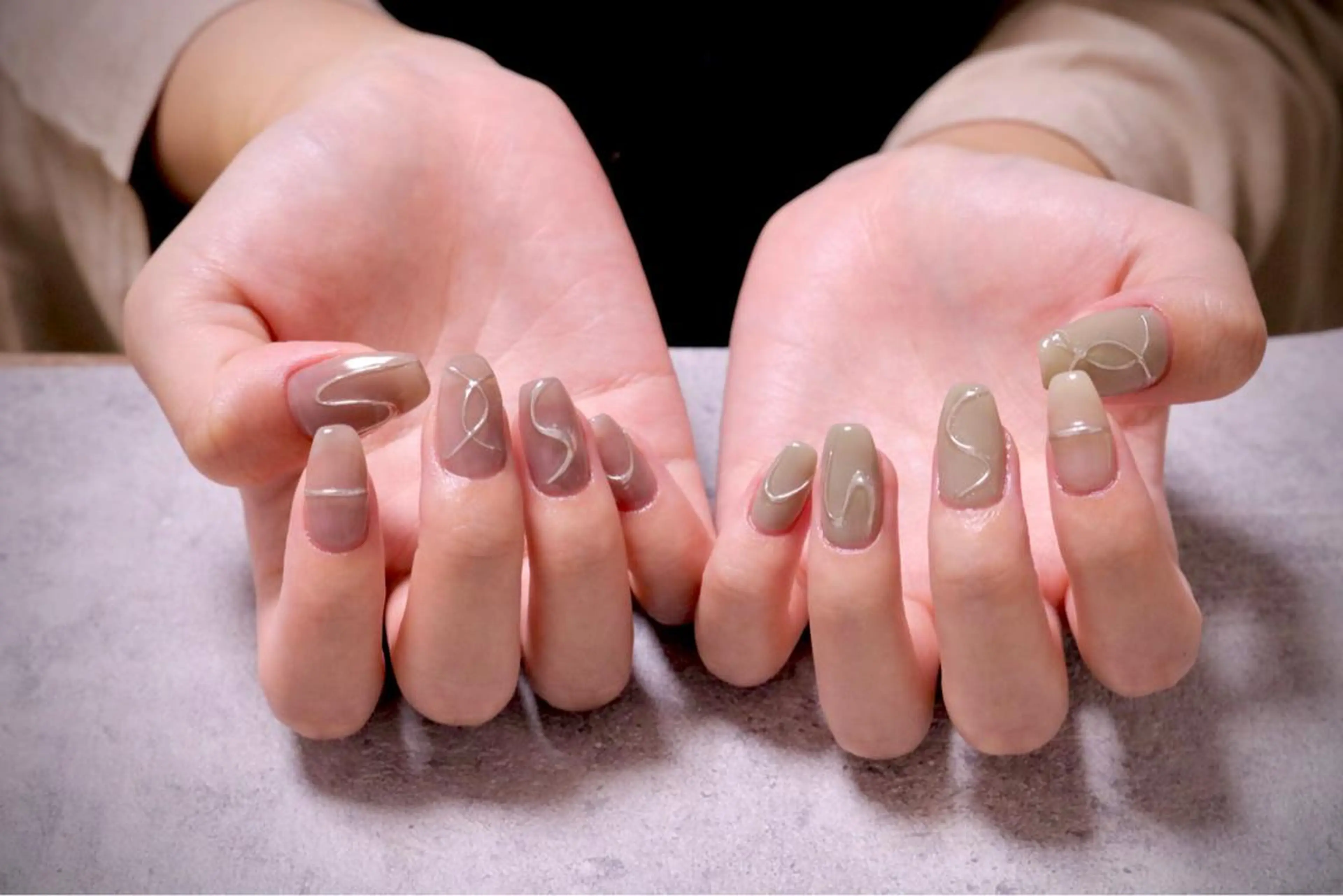 ネイル オーロラネイル カジュアル ジェルネイル マグネットネイル マットネイル ハンドネイル MH Nailのネイルデザイン