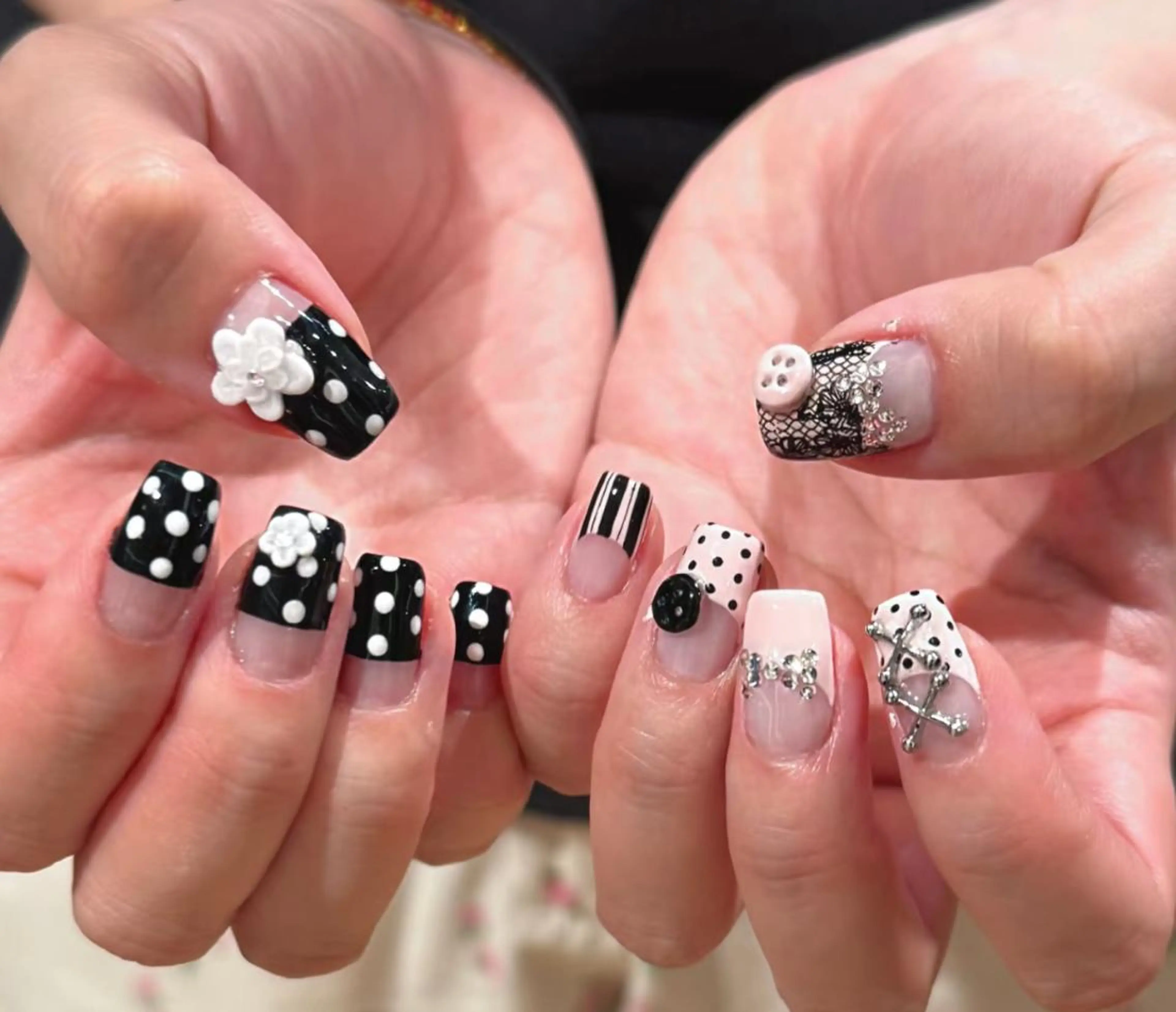 ネイル ハンドネイル 🎀 KiKi_nailのネイルデザイン