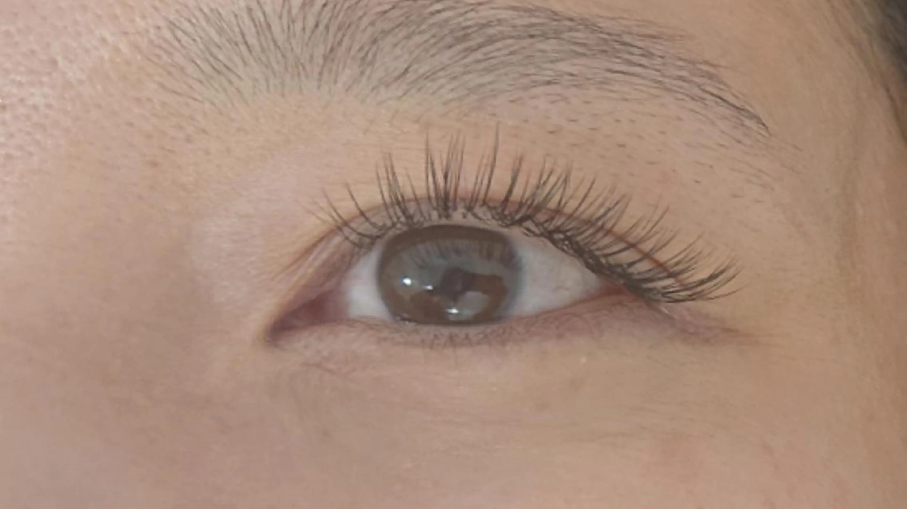 マツエク・マツパ フラットラッシュ 犬飼 統子の眉毛・アイブロウイメージ