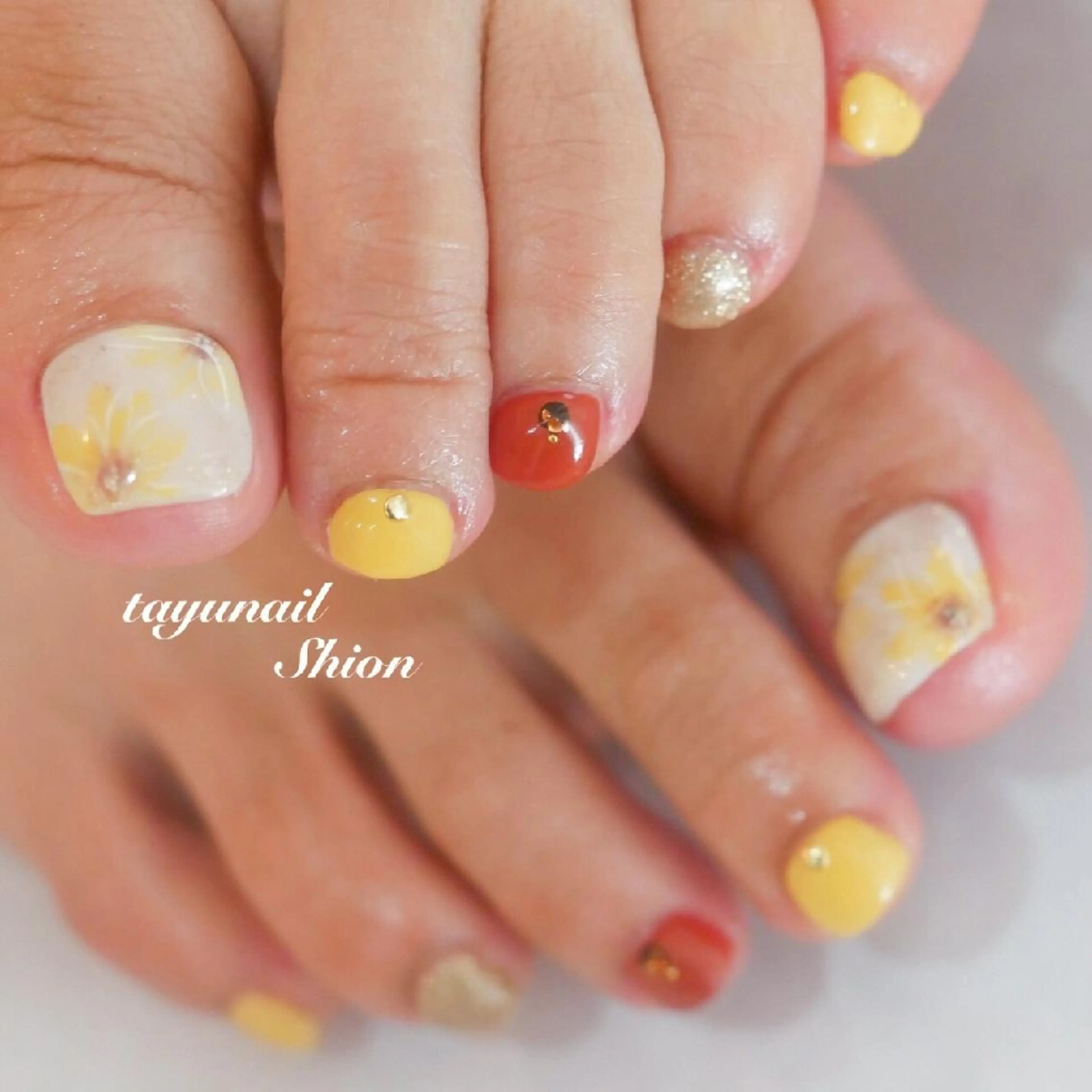 ネイル ブルー フットネイル ジェルネイル パラジェル 夏ネイル ネイルサロン 【たゆnail】のネイルデザイン