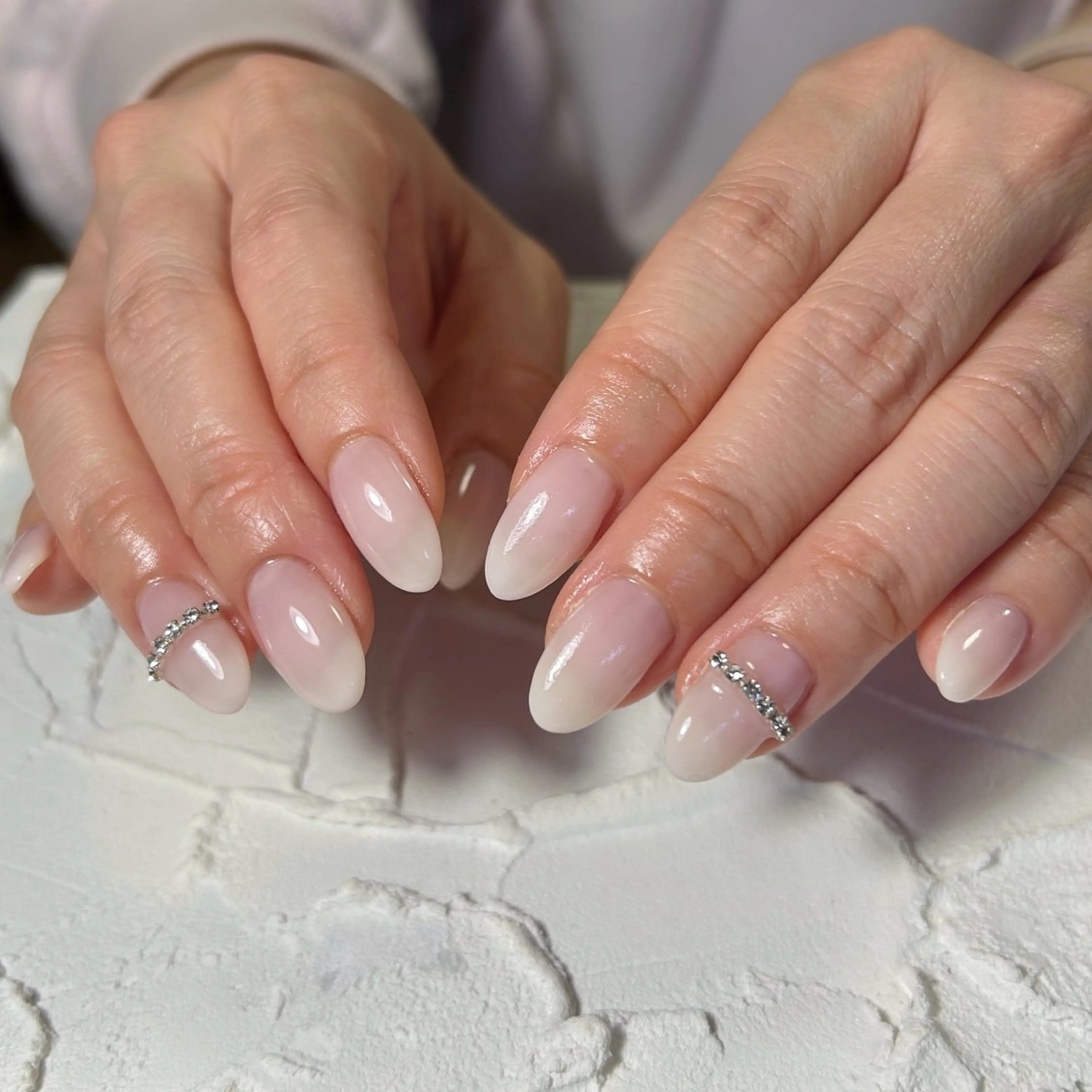 ネイル グラデーション ホワイト ハンドネイル Lofinails ちひろのネイルデザイン