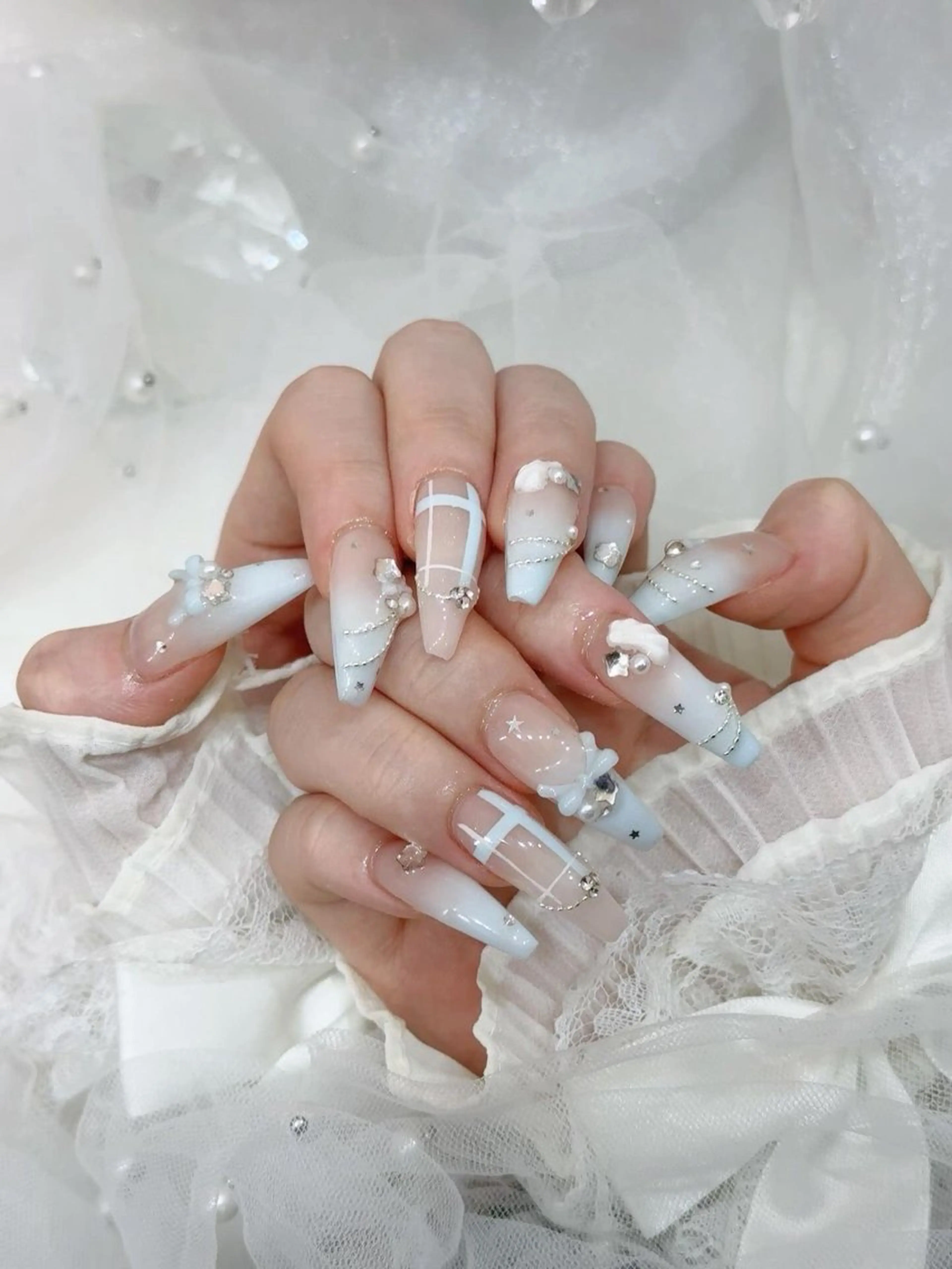 ネイル フレンチネイル キラキラネイル 韓国ネイル シンプルネイル ワンホンネイル ハンドネイル MEI Nailのネイルデザイン