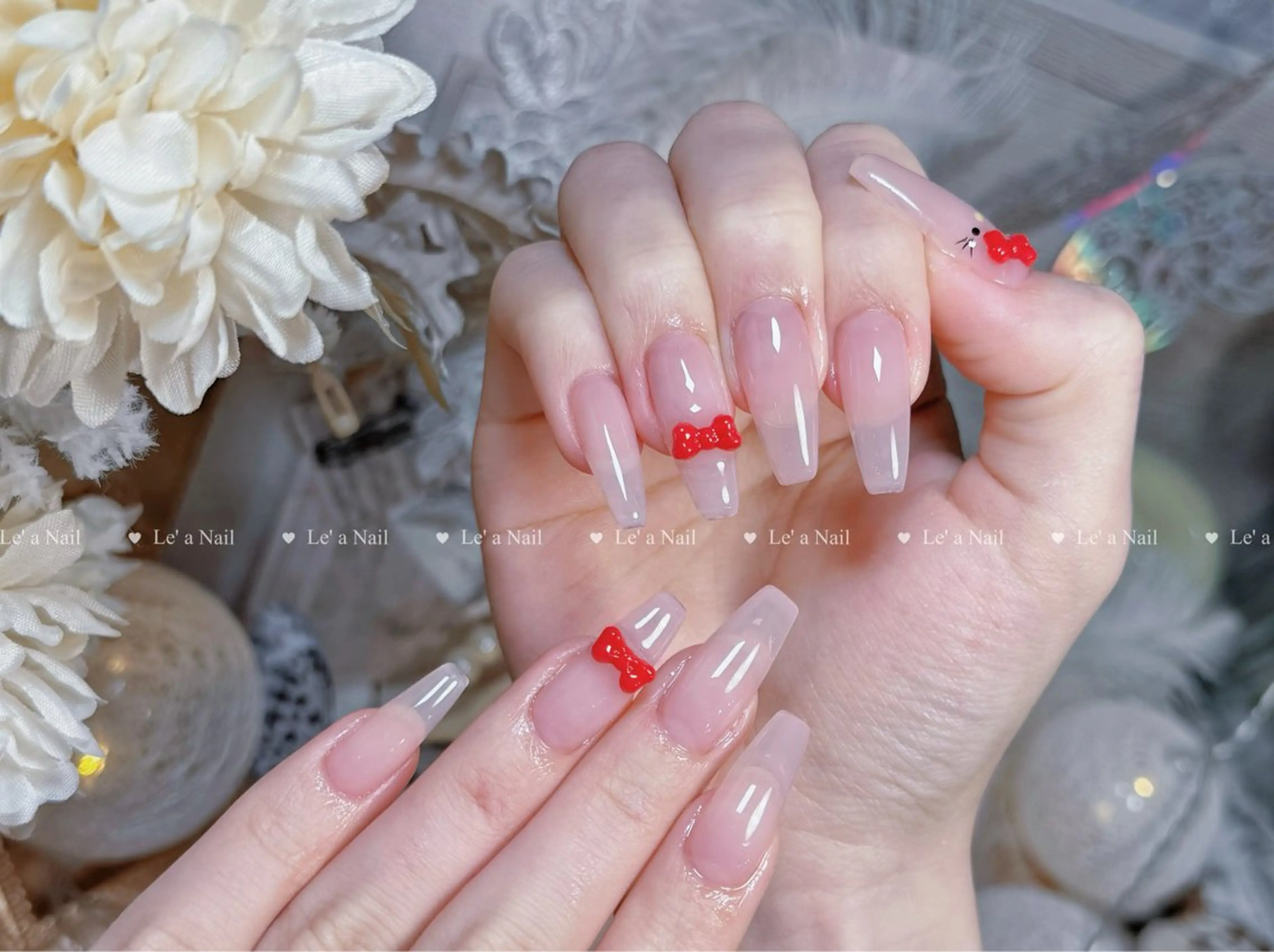 ネイル フラッシュネイル フットネイル フレンチネイル ジェルネイル ガラスフレンチ ハンドネイル ハンドケア Luxe Nail Salonのネイルデザイン