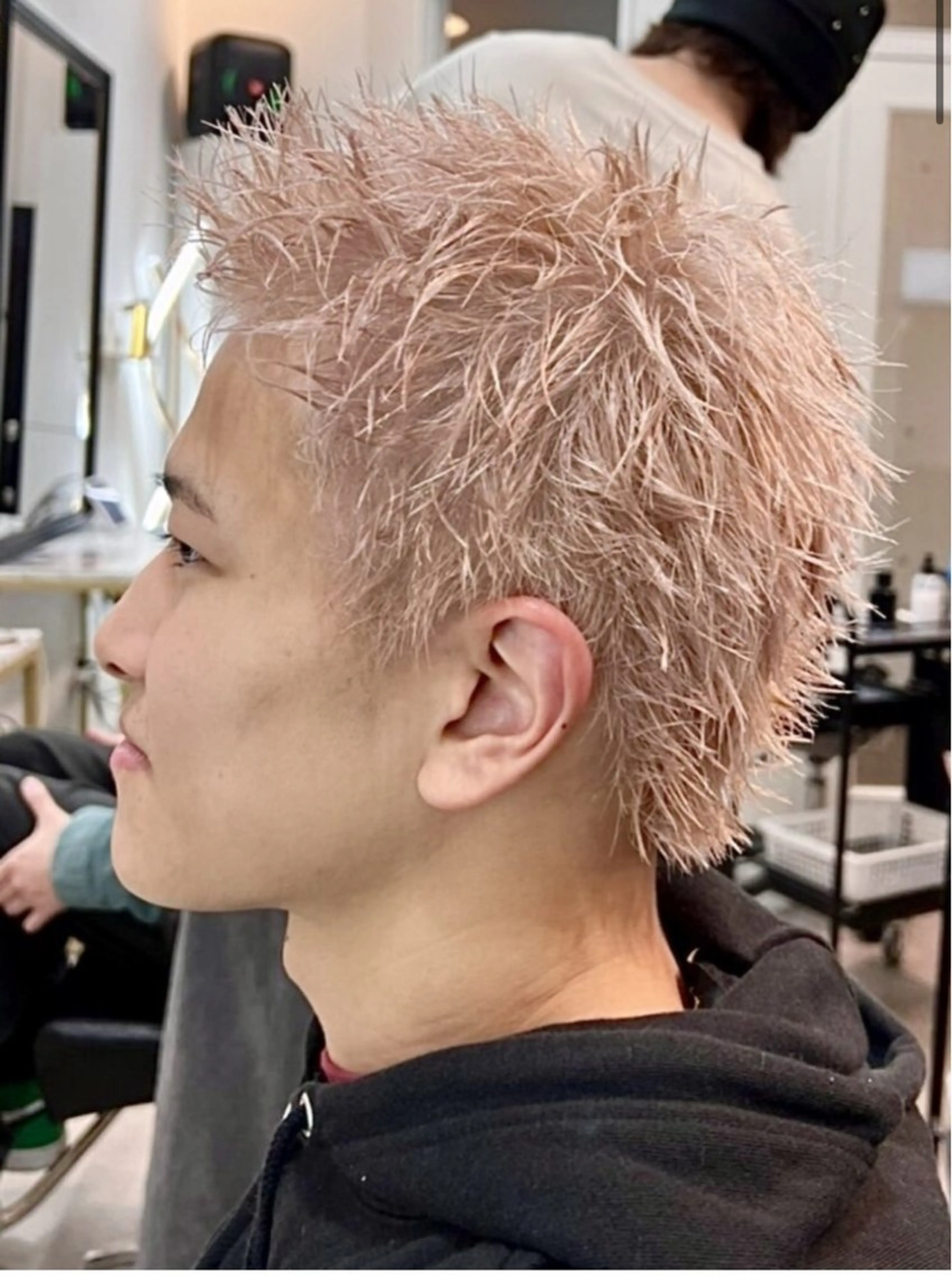 ショート カラー メンズ メンズパーマ スパイキーショート ベージュカラー ピンクカラー ピンクベージュ カット ヘアカラー メンズカット職人/ モテ髪/たくみのヘアスタイル