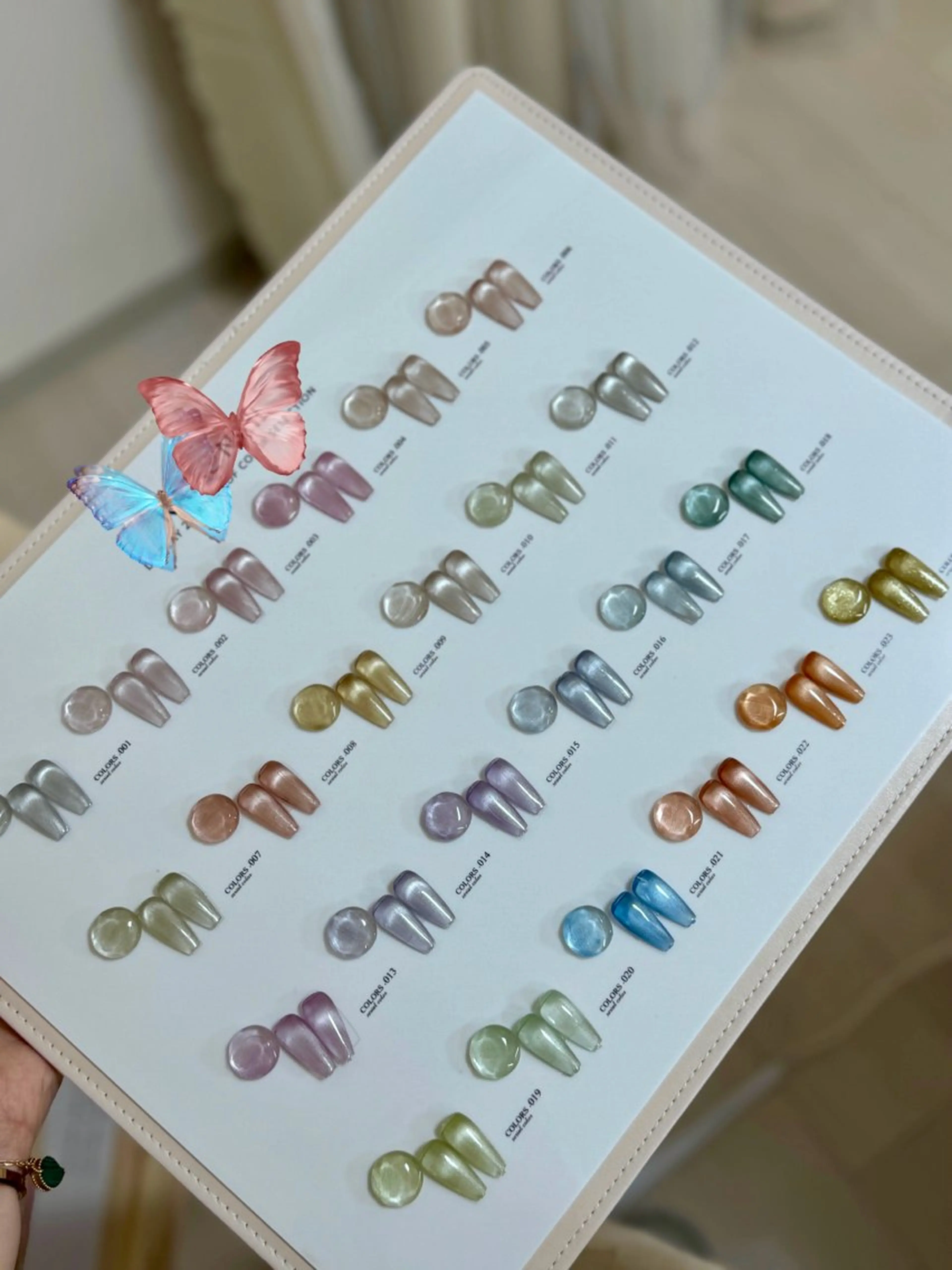 ネイル マグネットネイル ハンドネイル Maggie Nail🦩のネイルデザイン