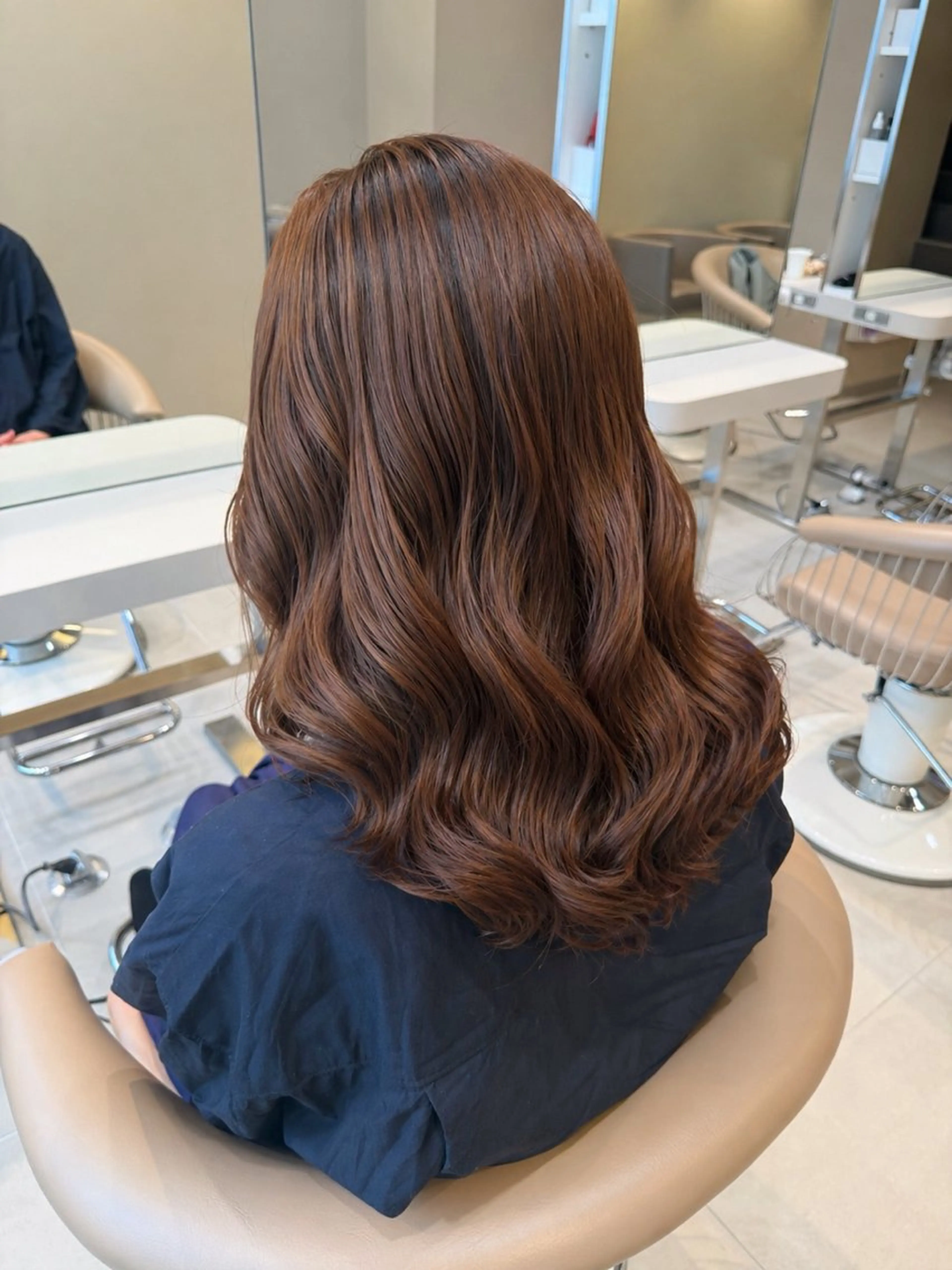 ミディアム パーマ ミディアムパーマ カット パーマ コテ巻きパーマ 阪上 沙織のヘアスタイル