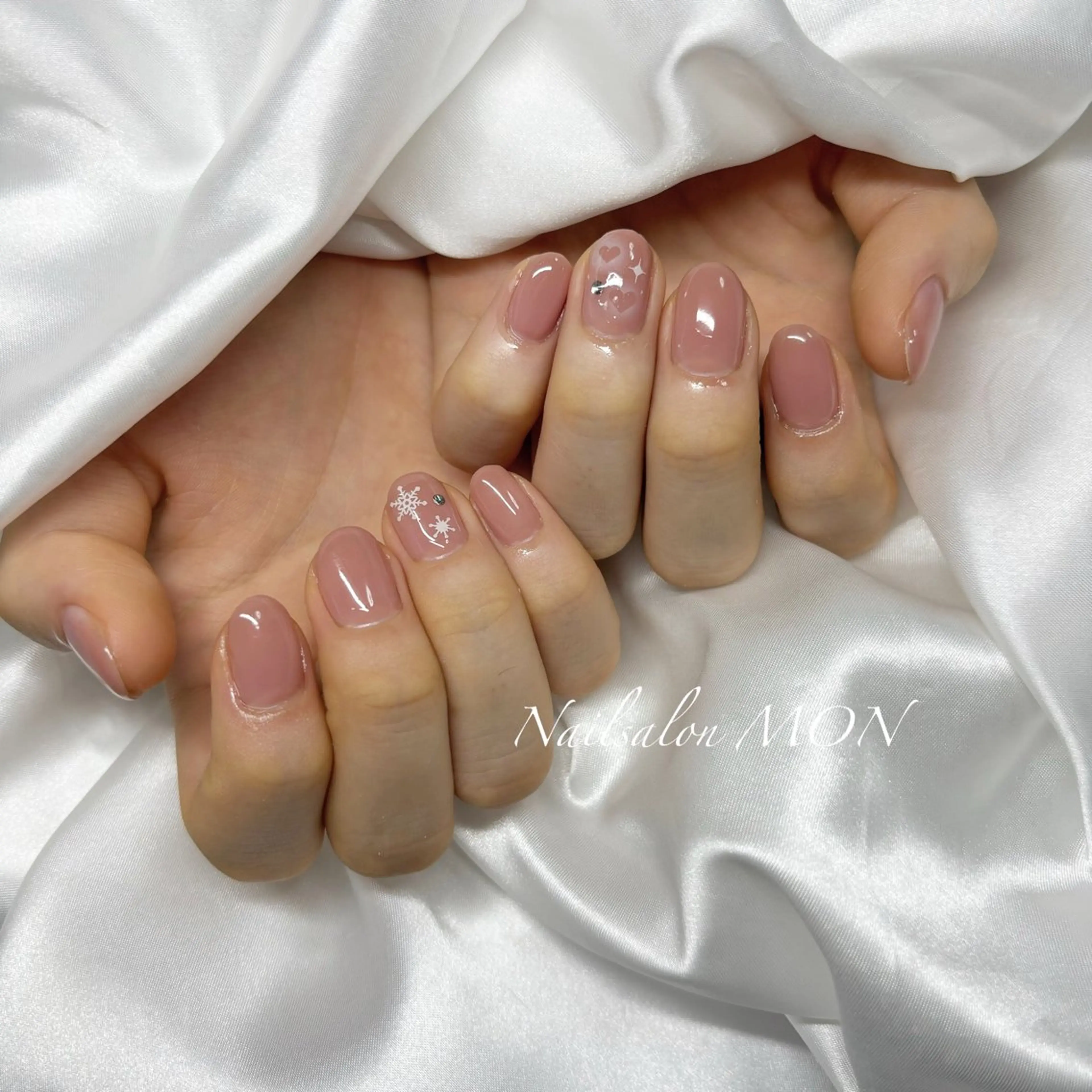 ネイル ジェルネイル ストーンネイル ハンドネイル Nailsalon MONのネイルデザイン