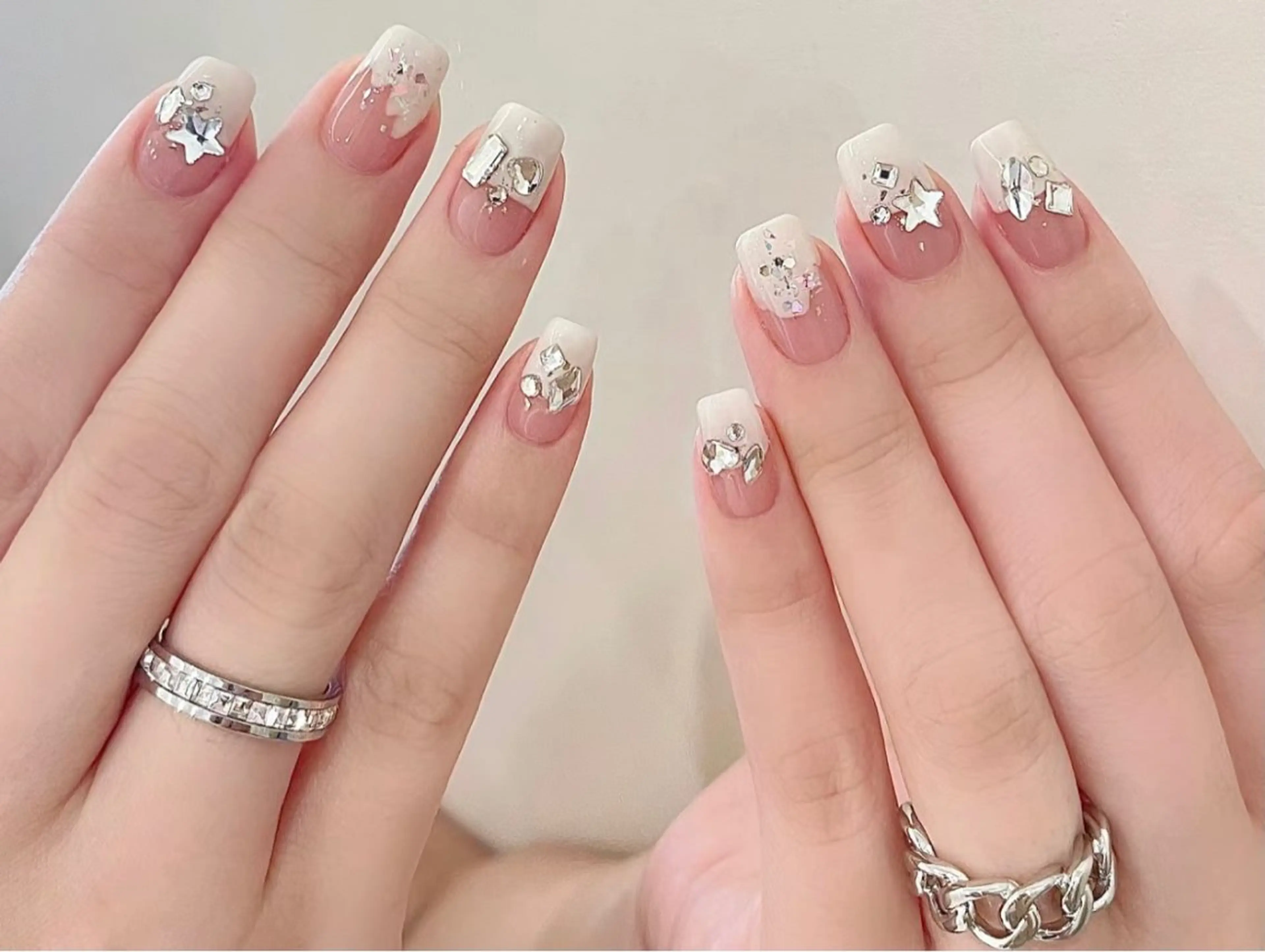 ネイル D-BEAUTY Nailsalonのネイルデザイン