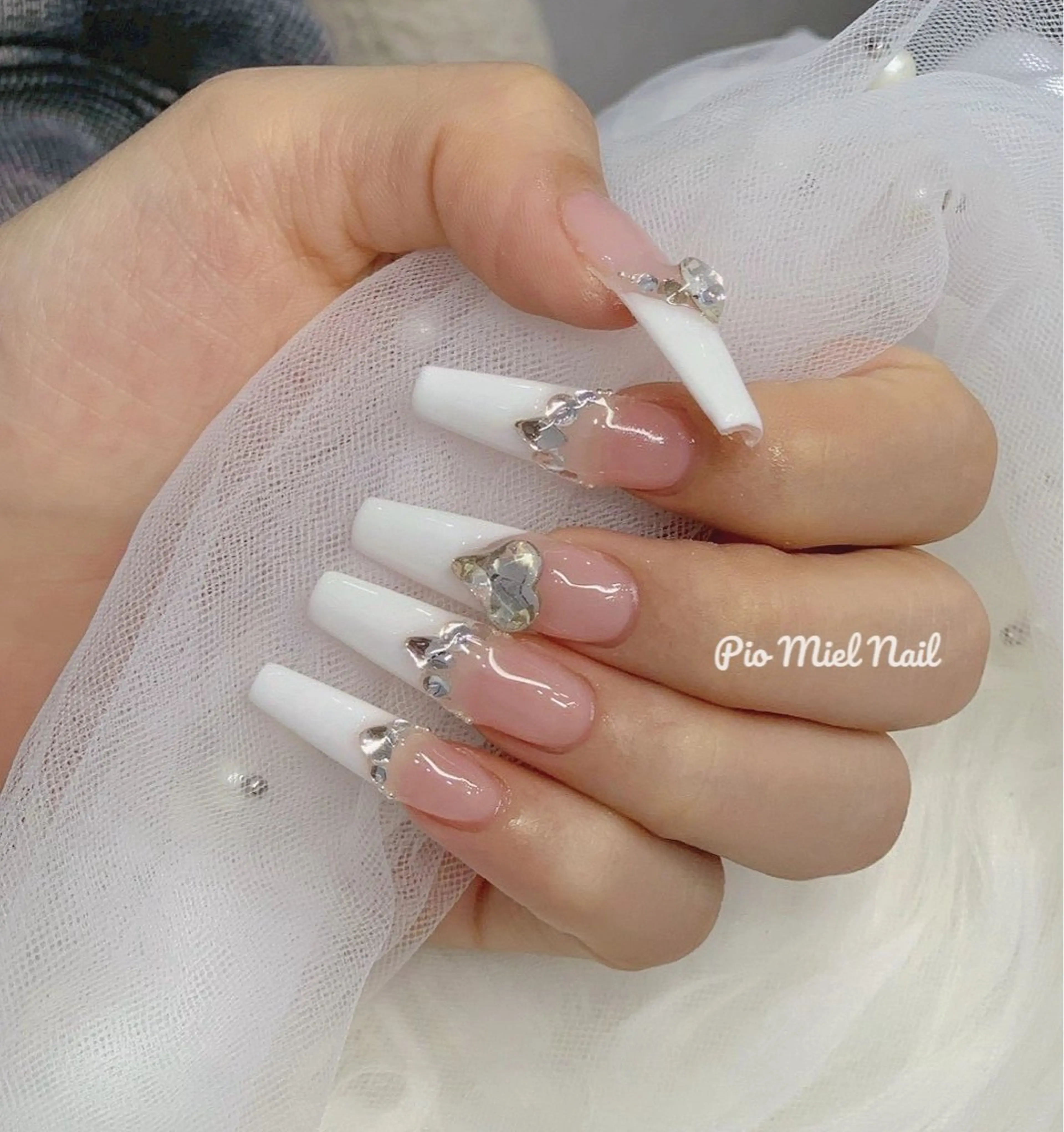 ネイル フレンチネイル ロングネイル シンプルネイル スクエアネイル ストーンネイル ハンドネイル HANA 長さだしのネイルデザイン