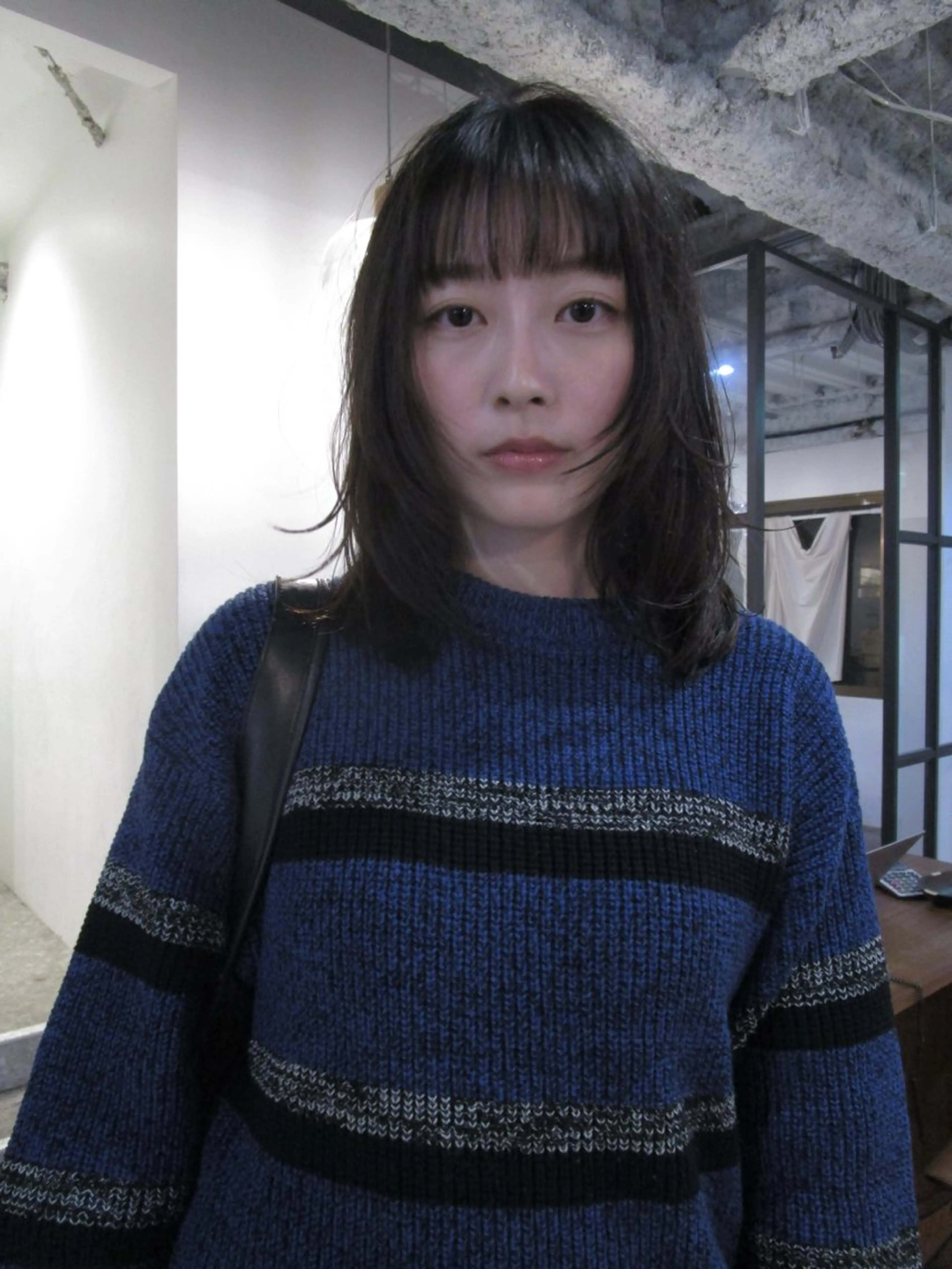 ミディアム カラー 黒髪 透明感カラー 顔周りカット カット ヘアカラー yu maのヘアスタイル