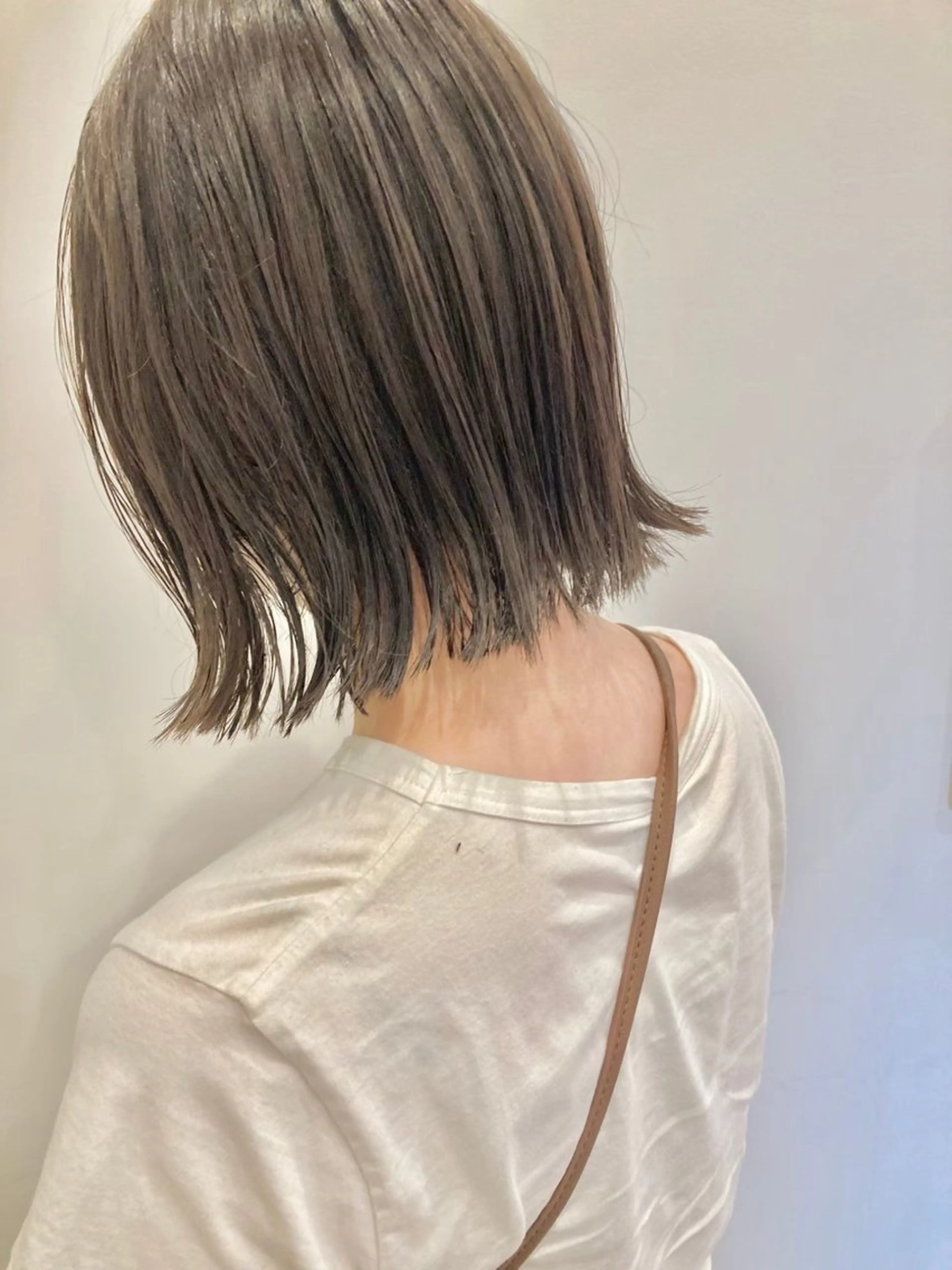 ミディアム 草野ゆずき⌇縮毛矯正 ⌇Wカラー⌇レイヤーのヘアスタイル