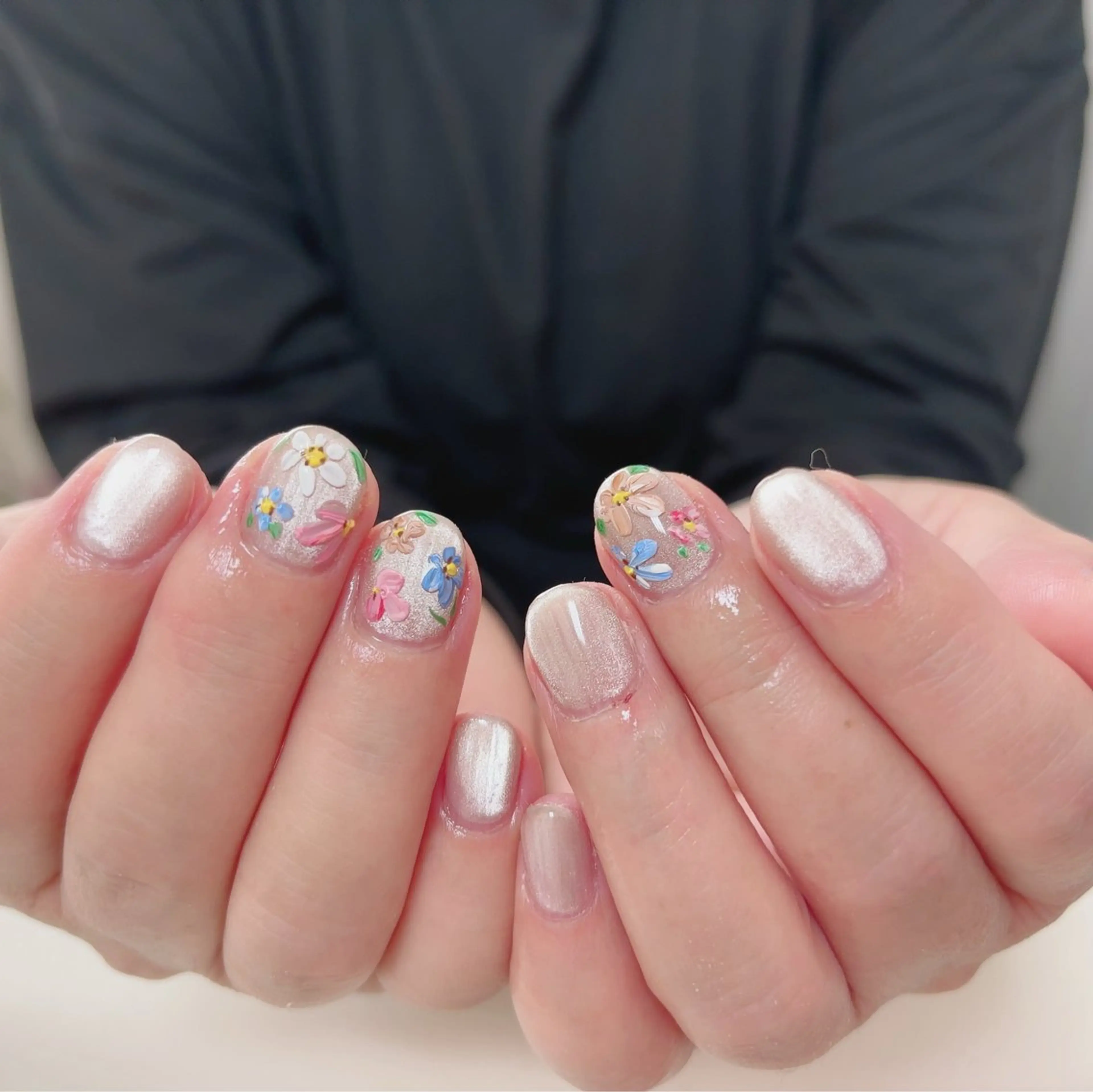 ネイル mano nella manoのネイルデザイン