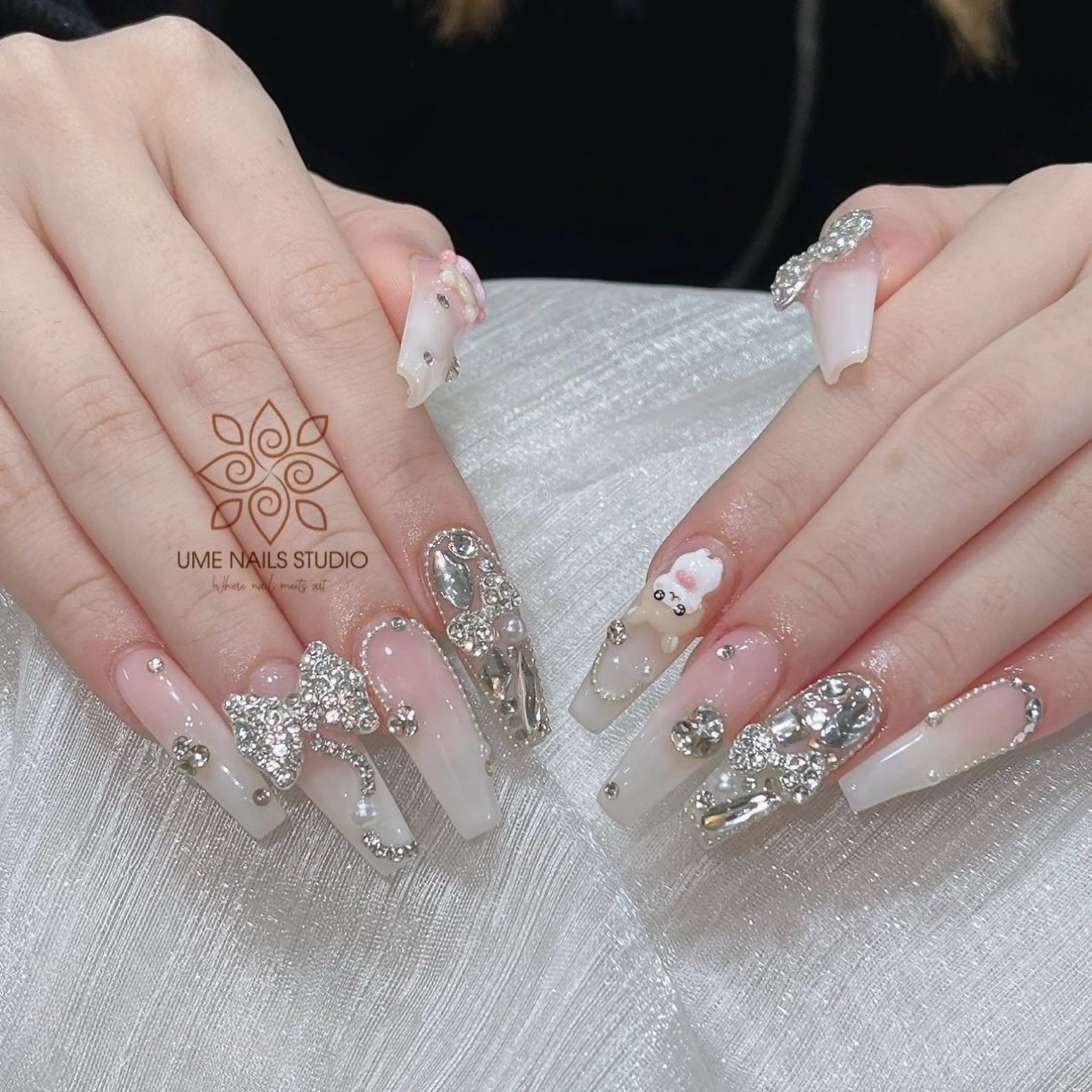 ネイル チークネイル クリアネイル ガーリー キラキラネイル 韓国ネイル Ume Nail Studioのネイルデザイン