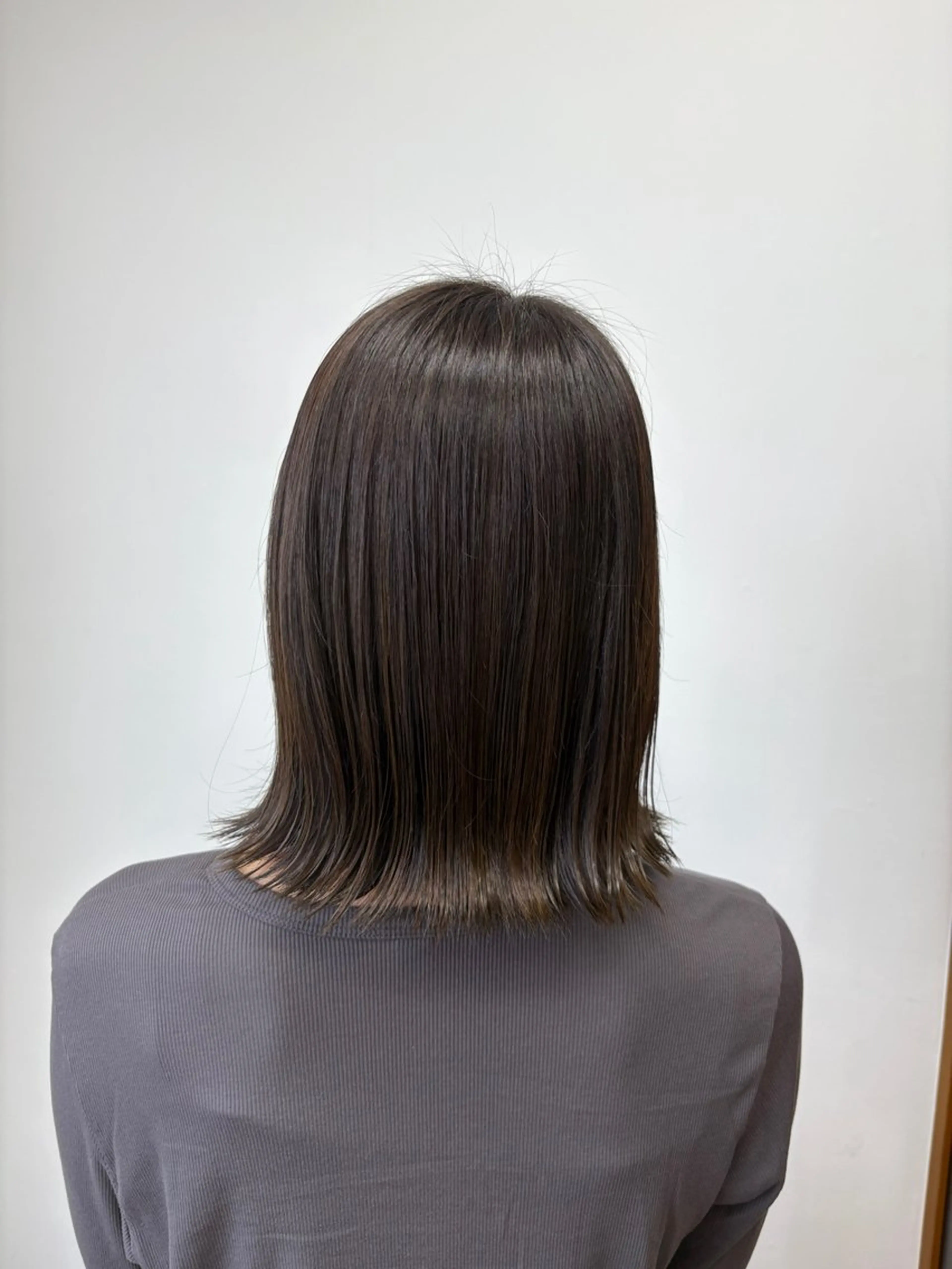 ミディアム カラー ブラウンカラー オリーブブラウン ヘアカラー number＋ / 璃々花のヘアスタイル