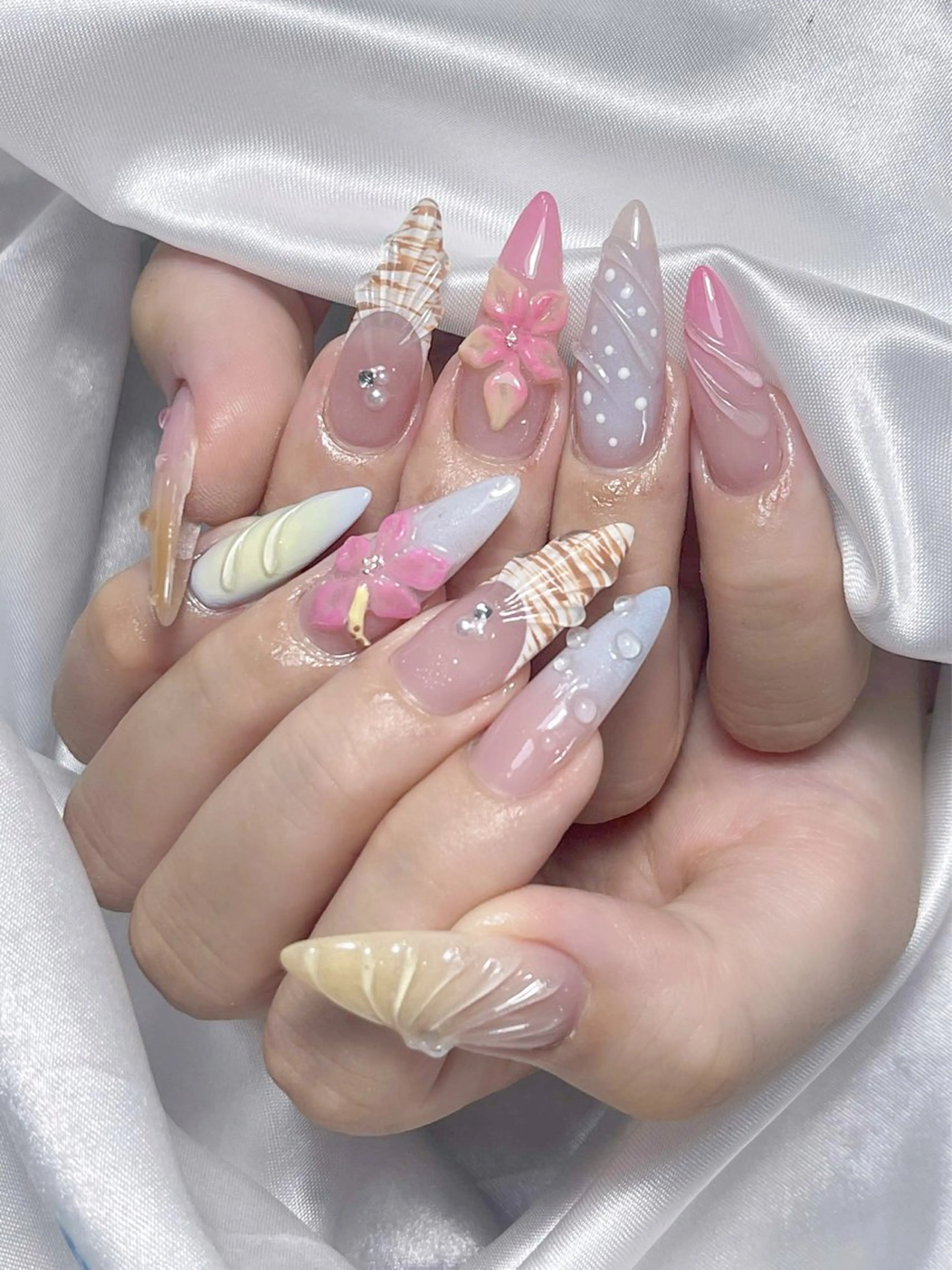 ネイル LEELA NAIL STUDIO所属・LEELA NAIL STUDIOのネイルデザイン