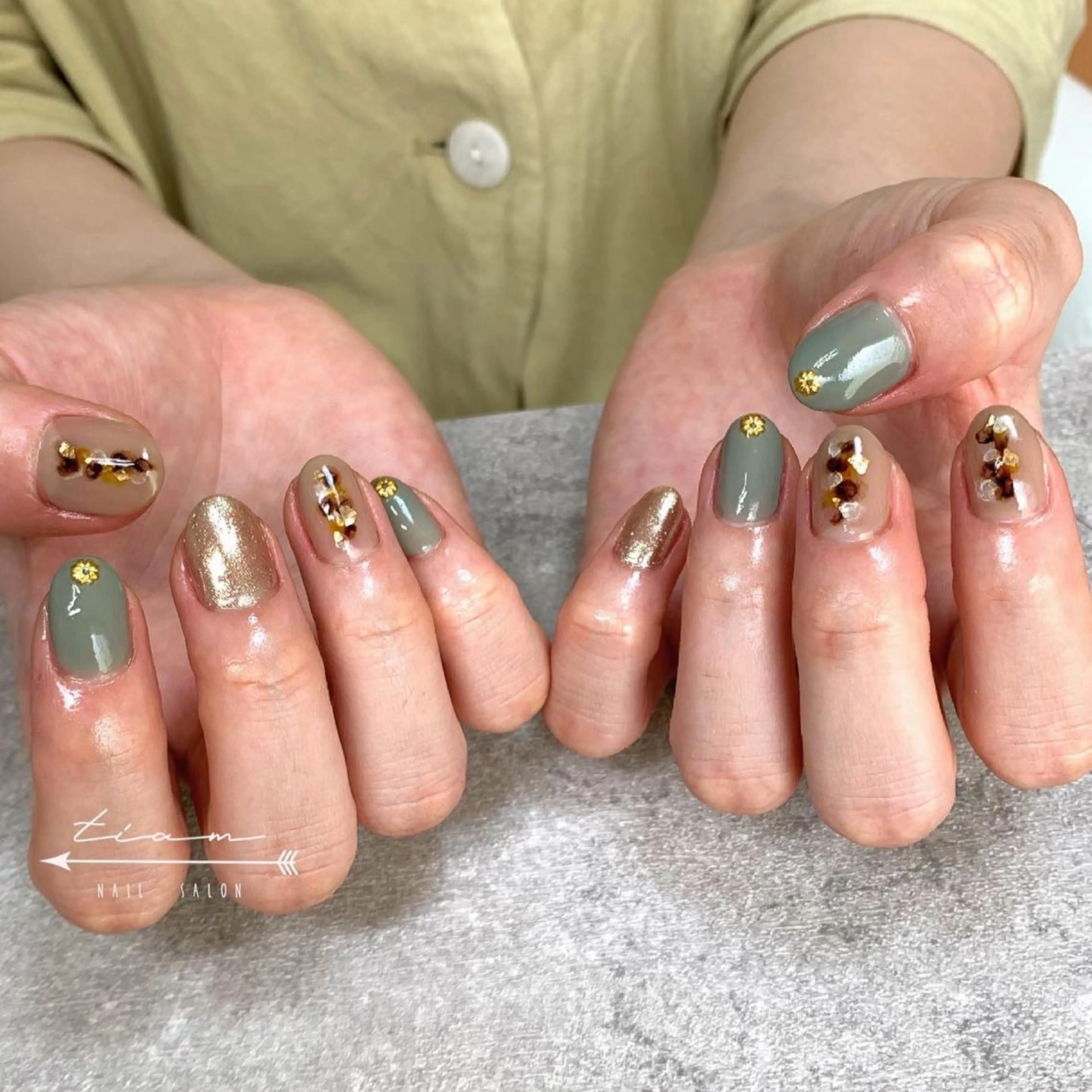 ネイル アートネイル 卒業式 ミラーネイル ニュアンスネイル 春ネイル 𝑡𝑖𝑎𝑚𓂃 きむらゆきののネイルデザイン