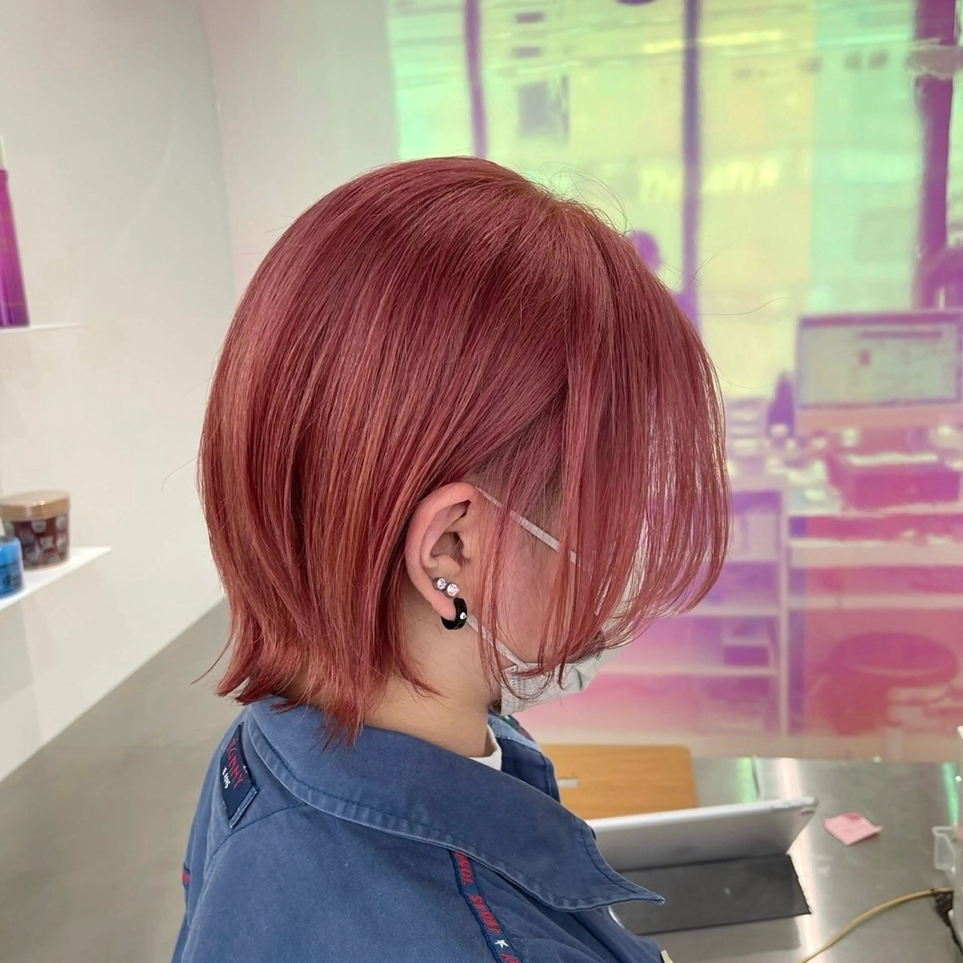 ショート カラー 履歴修正屋さん／ ブロンド／ホワイトのヘアスタイル