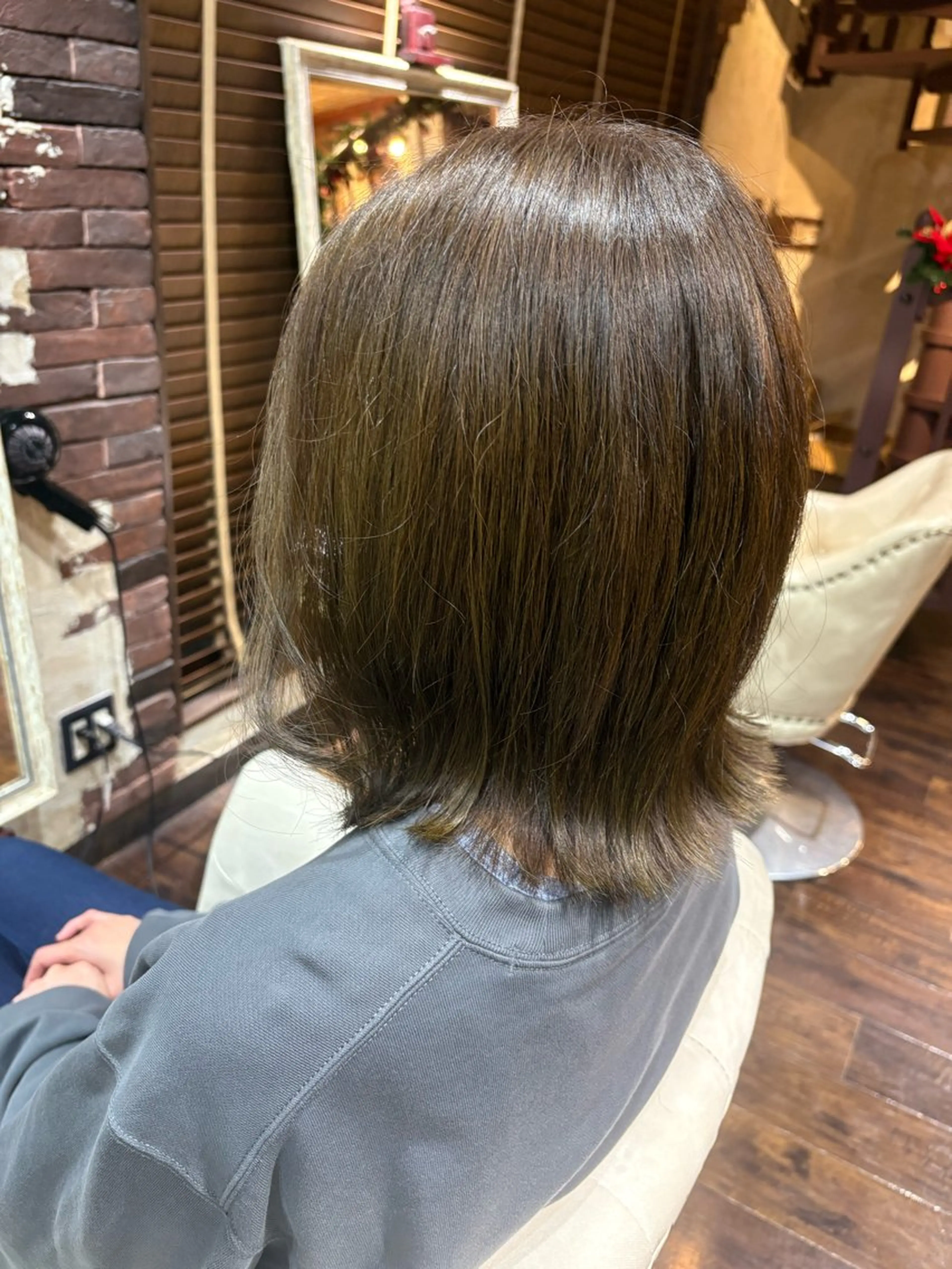 ミディアム カラー ブラウンカラー 外ハネヘア 君塚幸奈 /Calbariのヘアスタイル