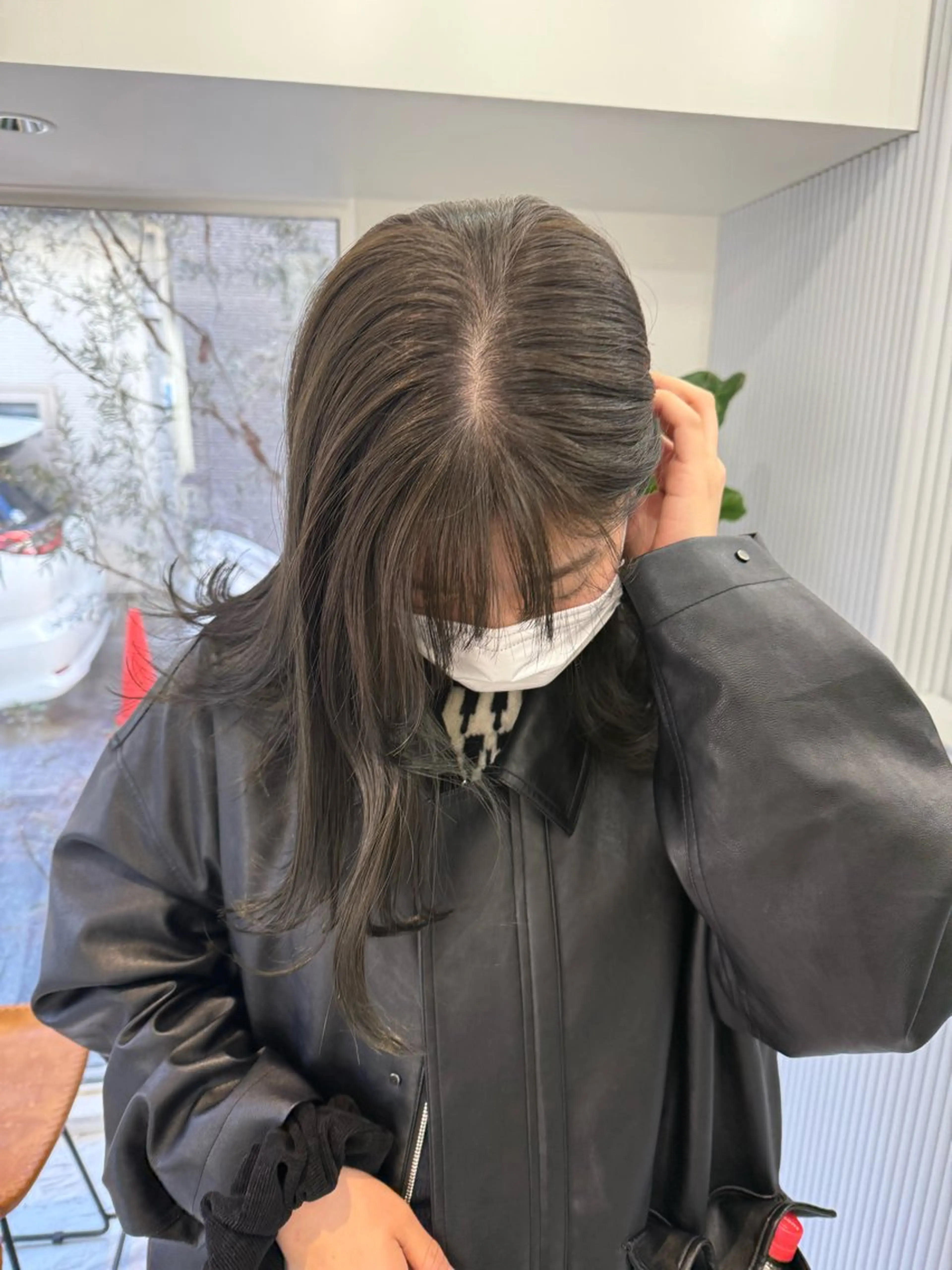 ミディアム カラー ミルクティー× グレージュMOMOのヘアスタイル