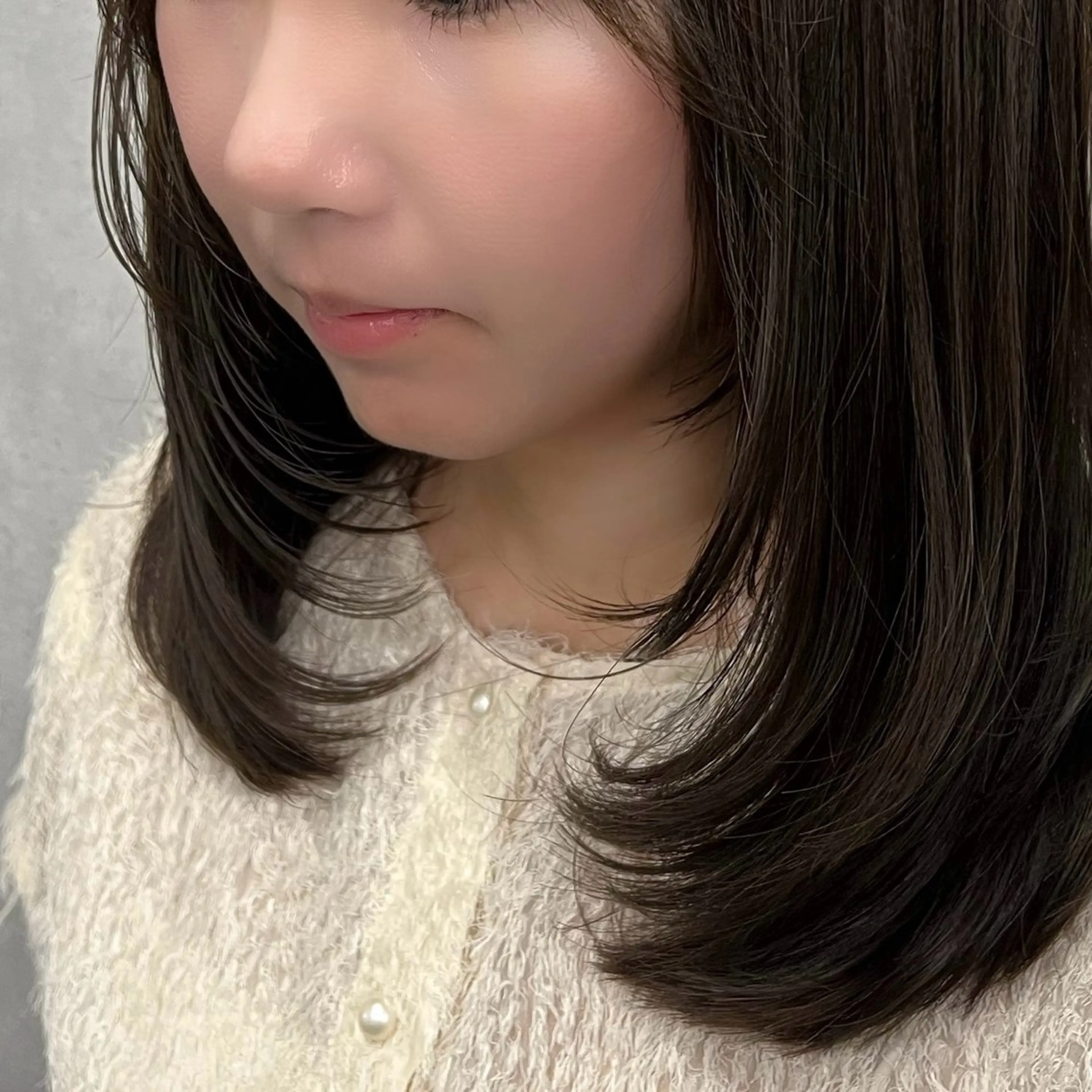 ミディアム レイヤーカット 沖山 友津季のヘアスタイル