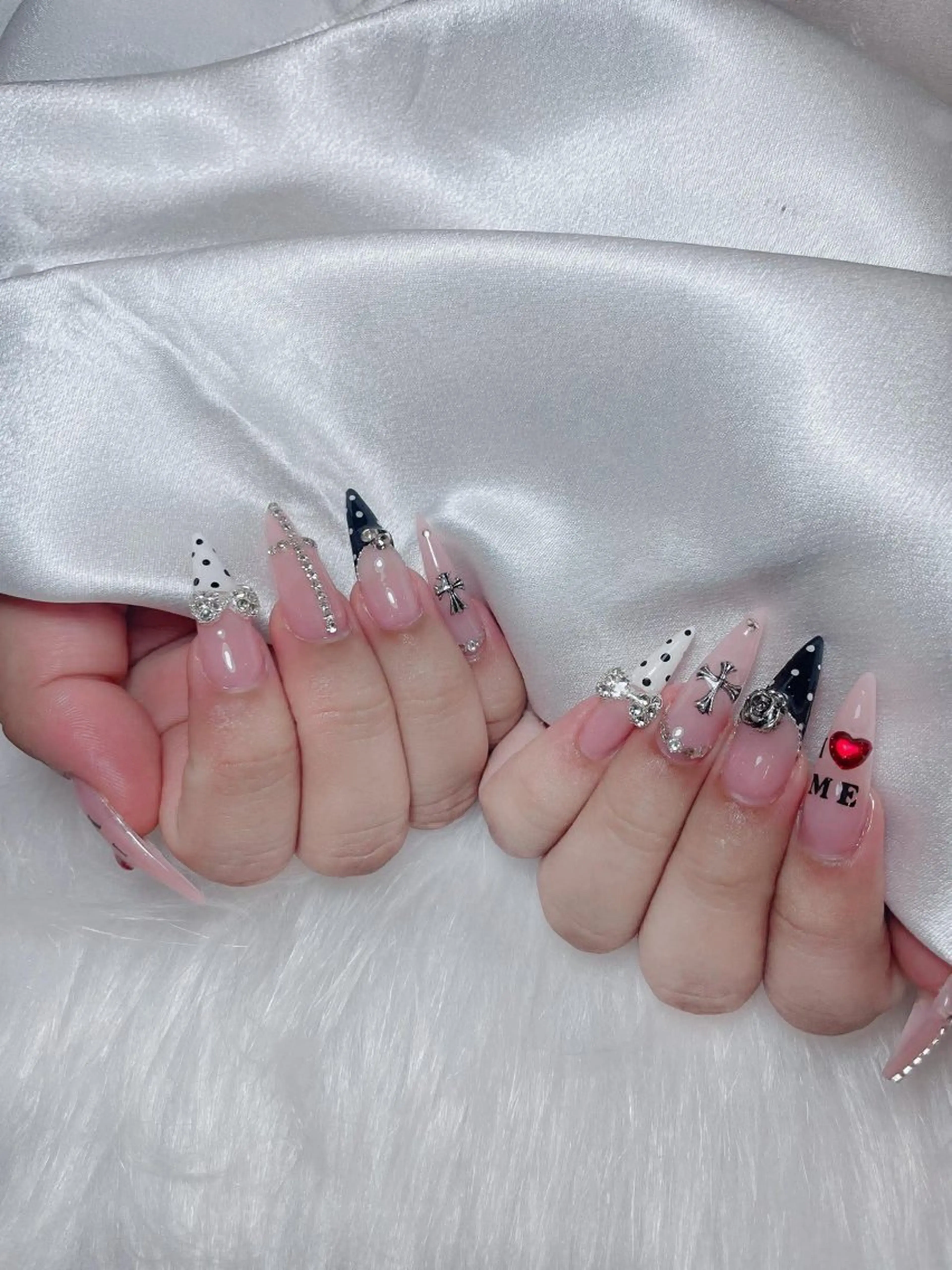 ネイル ハンドネイル Queen Nail Salonのネイルデザイン