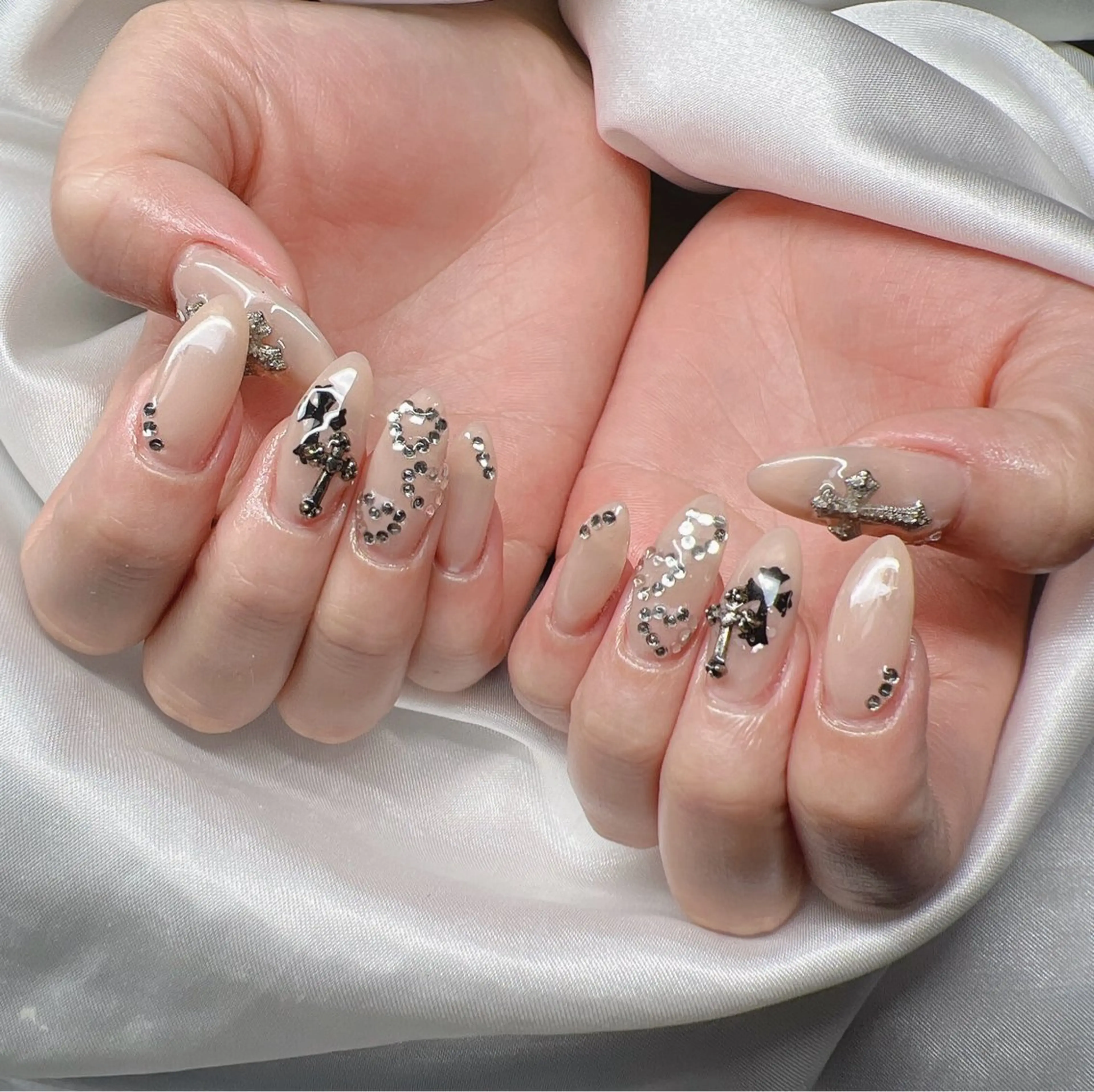 ネイル 長さ出し グラデーション 卒業式 キラキラネイル マグネットネイル Lee Nailsのネイルデザイン