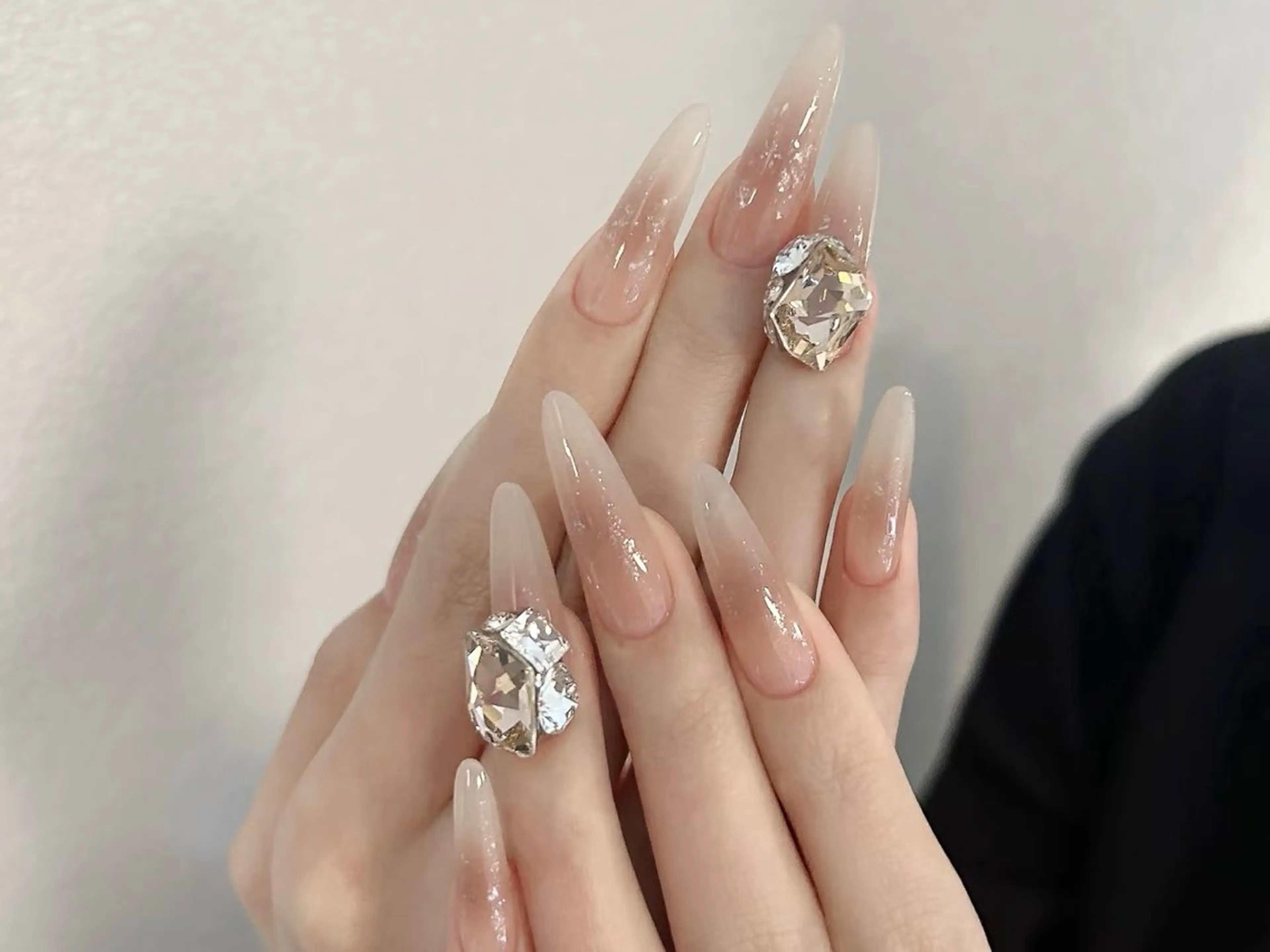 ネイル 長さ出し フットネイル フレンチネイル ジェルネイル ガーリー ハンドネイル NYネイルサロン 千葉中央店のネイルデザイン