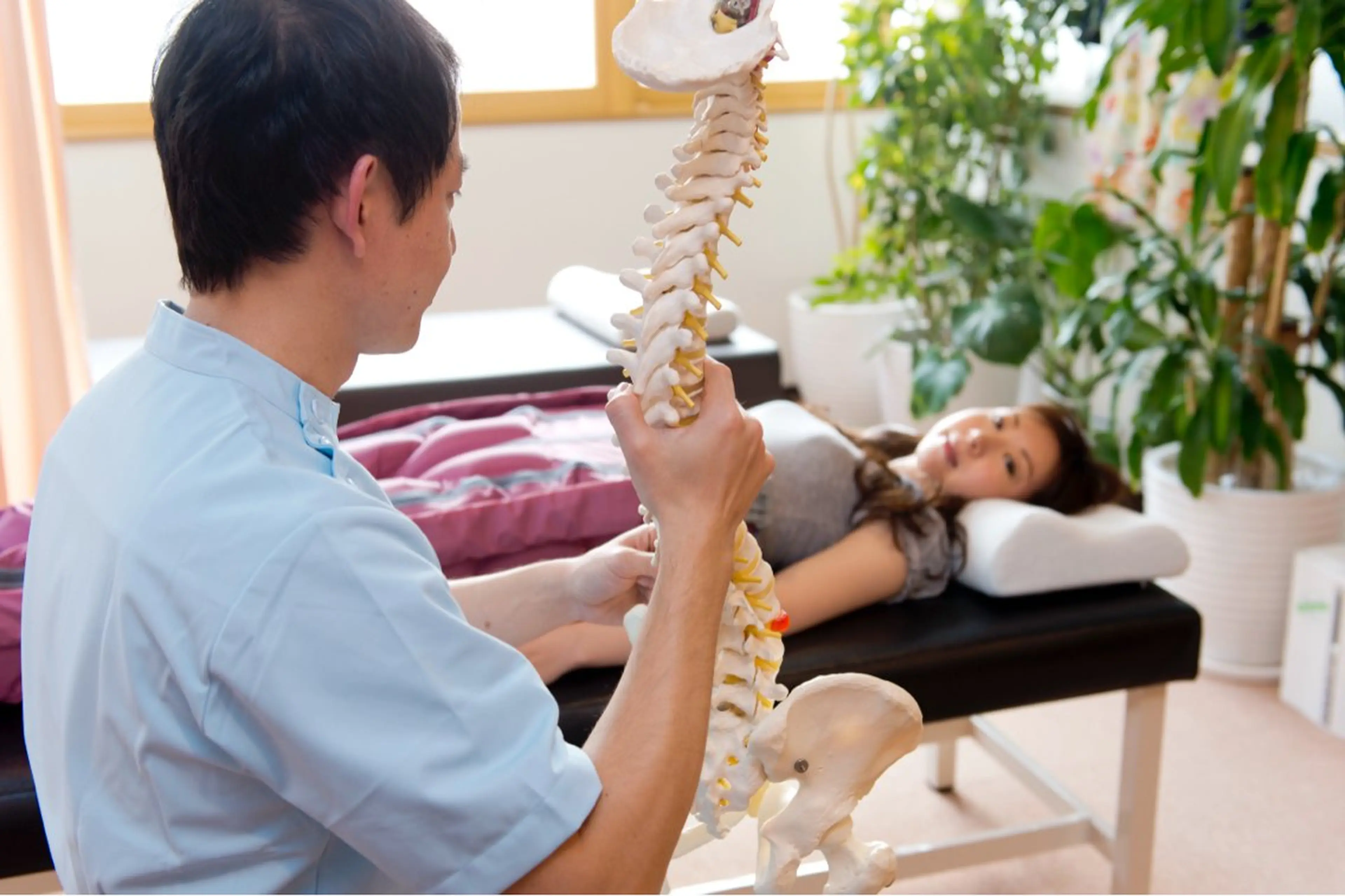 【初回】顔の左右差矯正コース(目の大きさ、眉、頬骨、エラ、輪郭、耳の高さなどの左右差を矯正する施術)の写真