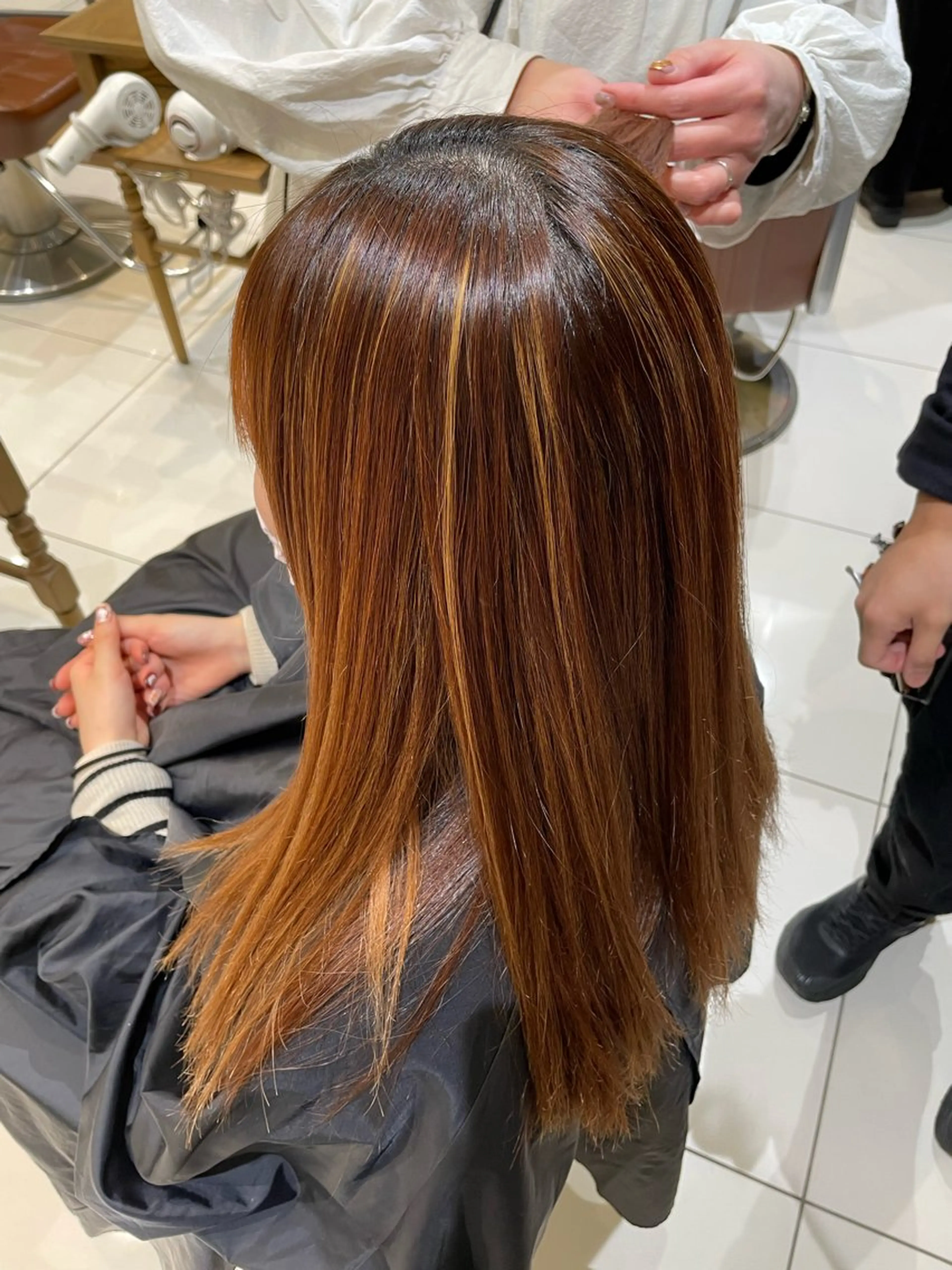 パーマ 縮毛矯正 トリートメント ブロンド、ベージュ✨ ボブカット🫧のヘアスタイル