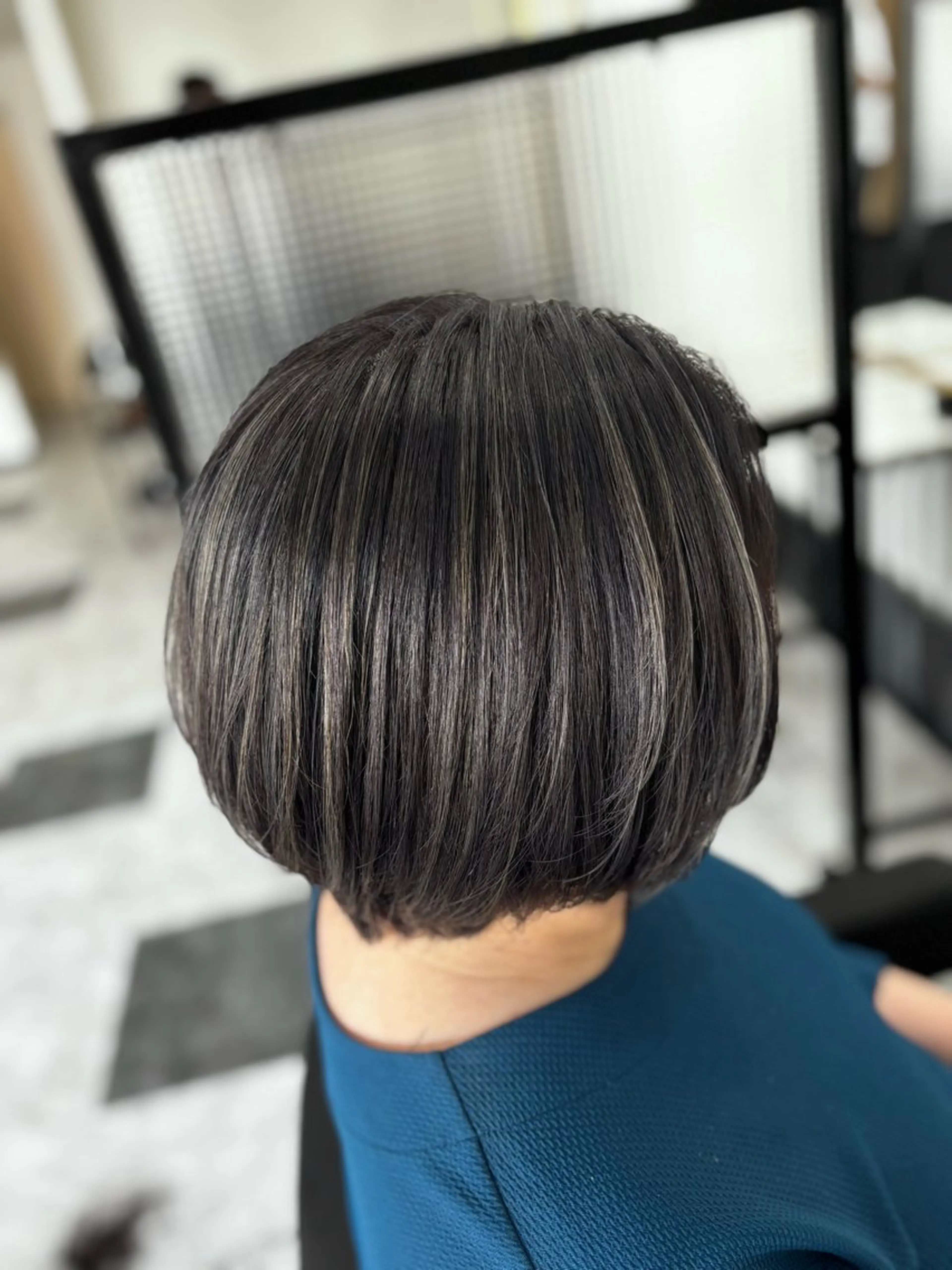 ショート ハイライト 髪質改善 レイヤーカット ショートヘア 縮毛矯正 ヘアカラー SUGAMI ✴︎ Hikariのヘアスタイル