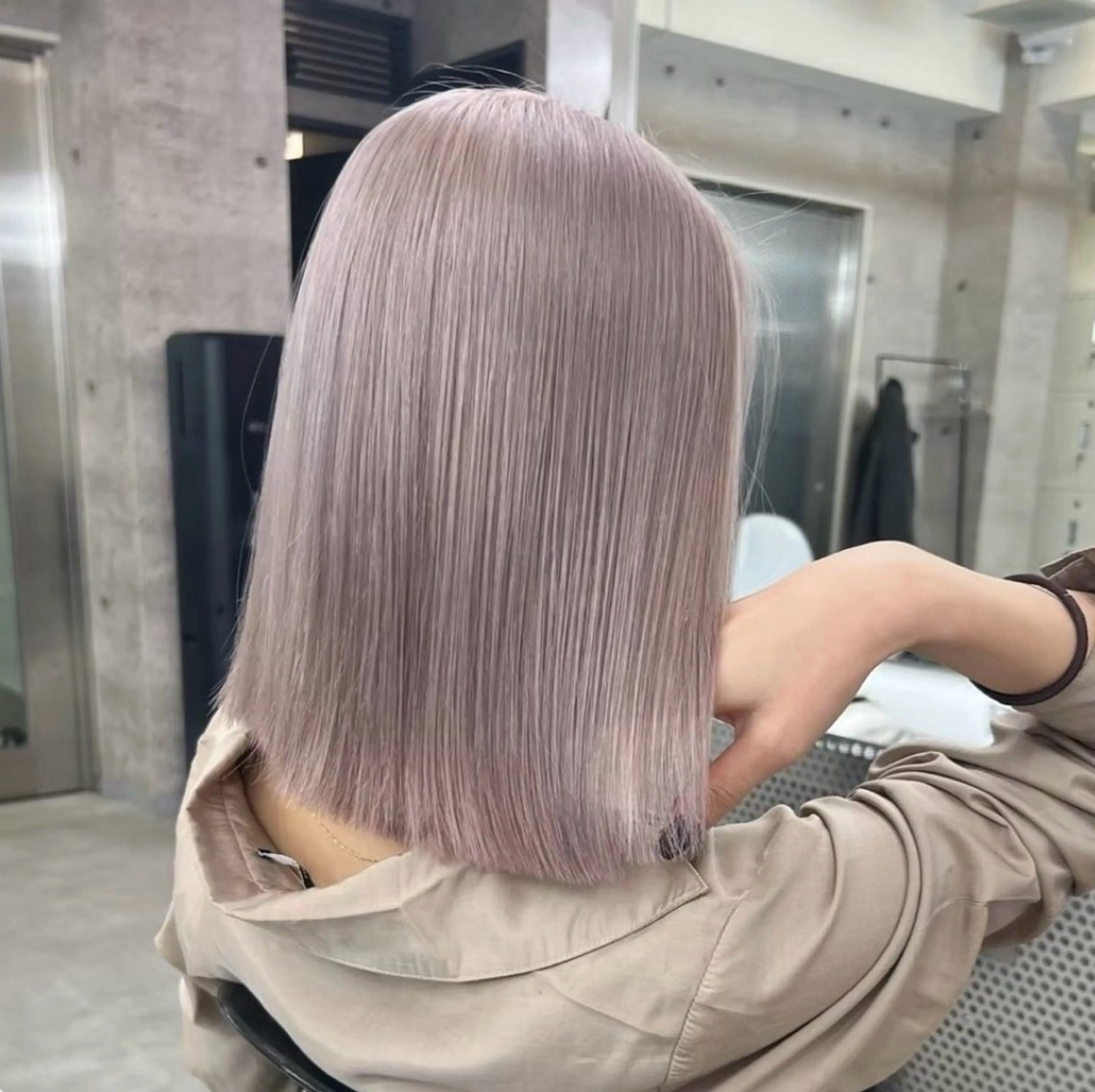 セミロング カラー ヘアカラー トリートメント KIRYU SARAのヘアスタイル