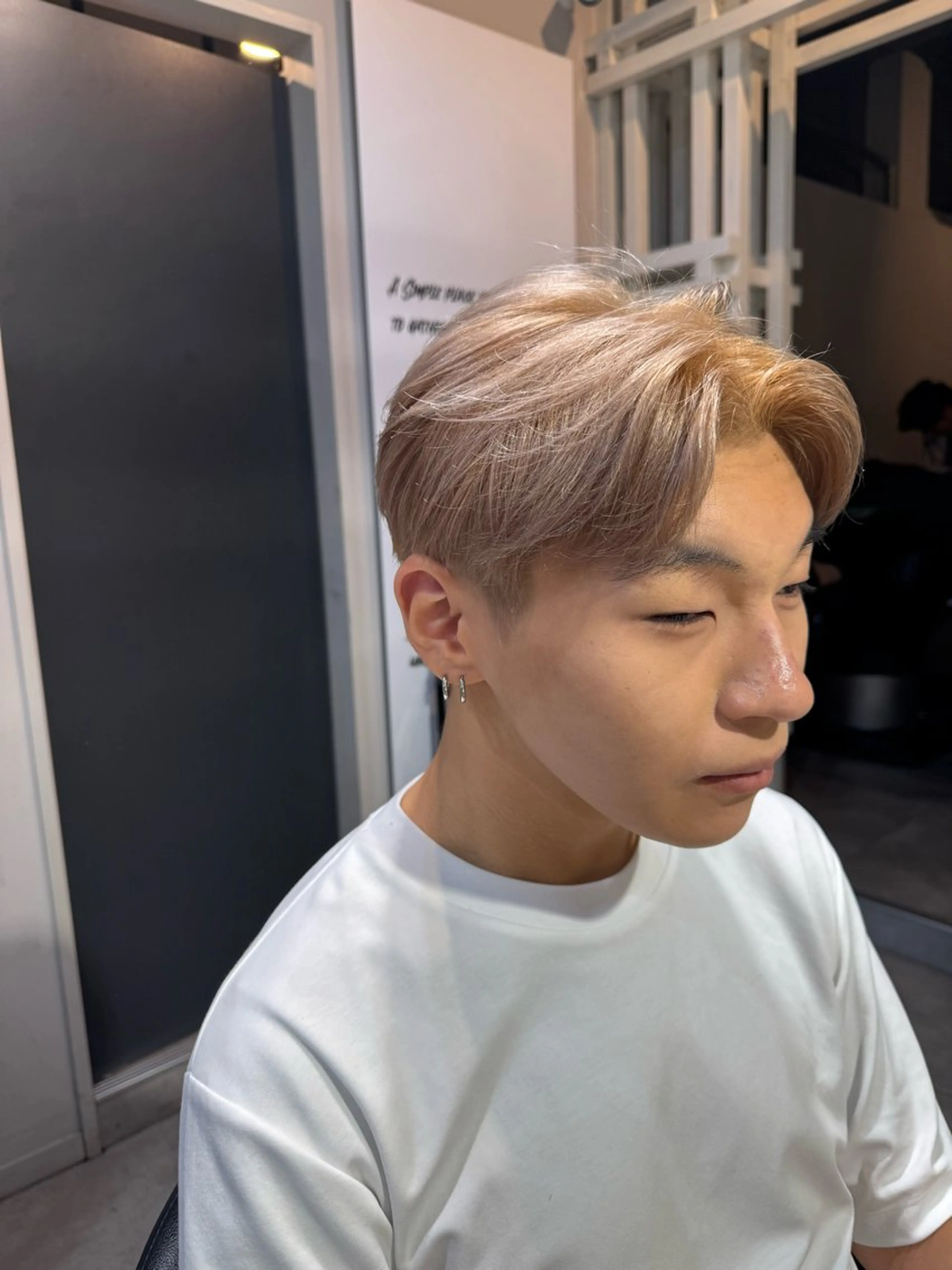 ミディアム カラー メンズ ブロンド ヘアカラー トリートメント 似合う髪型が 分からない方へのヘアスタイル