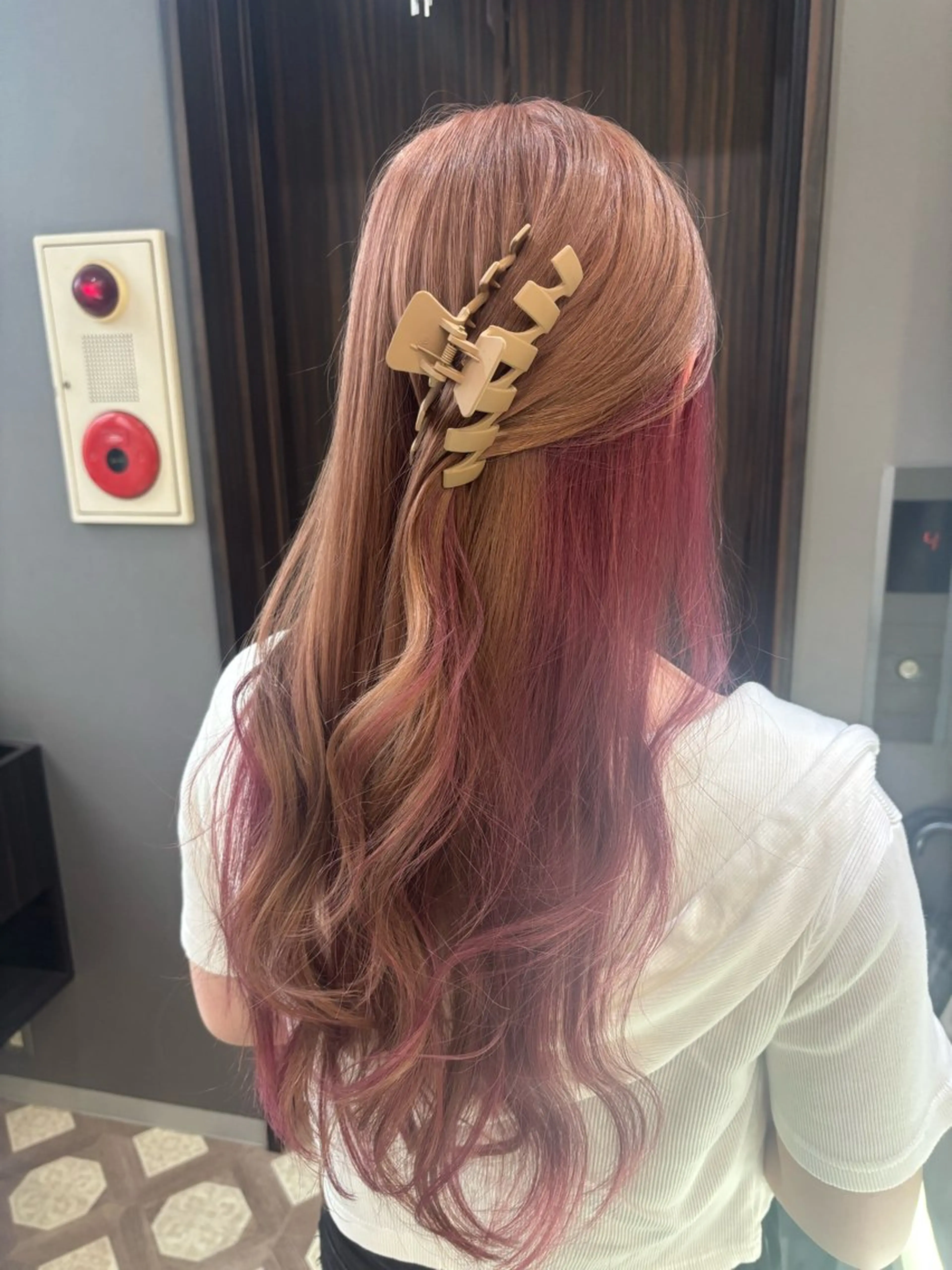 ロング ヘアカラー トリートメント ブリーチなしWカラー ヘアセット菜希のヘアスタイル