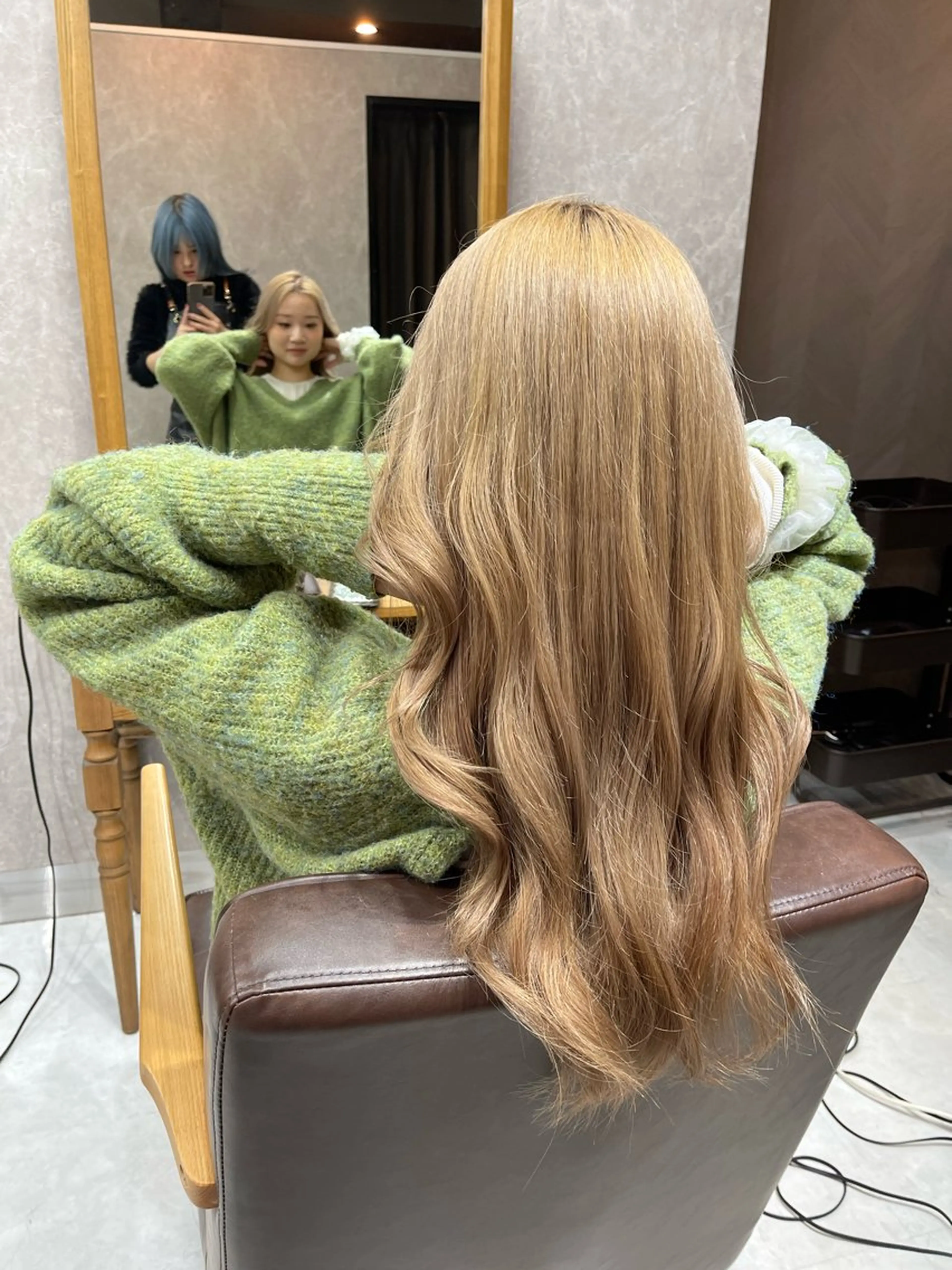 ロング エクステ Colore（コローレ）所属・顔タイプ/ダブルカラ ー/りりかのヘアスタイル