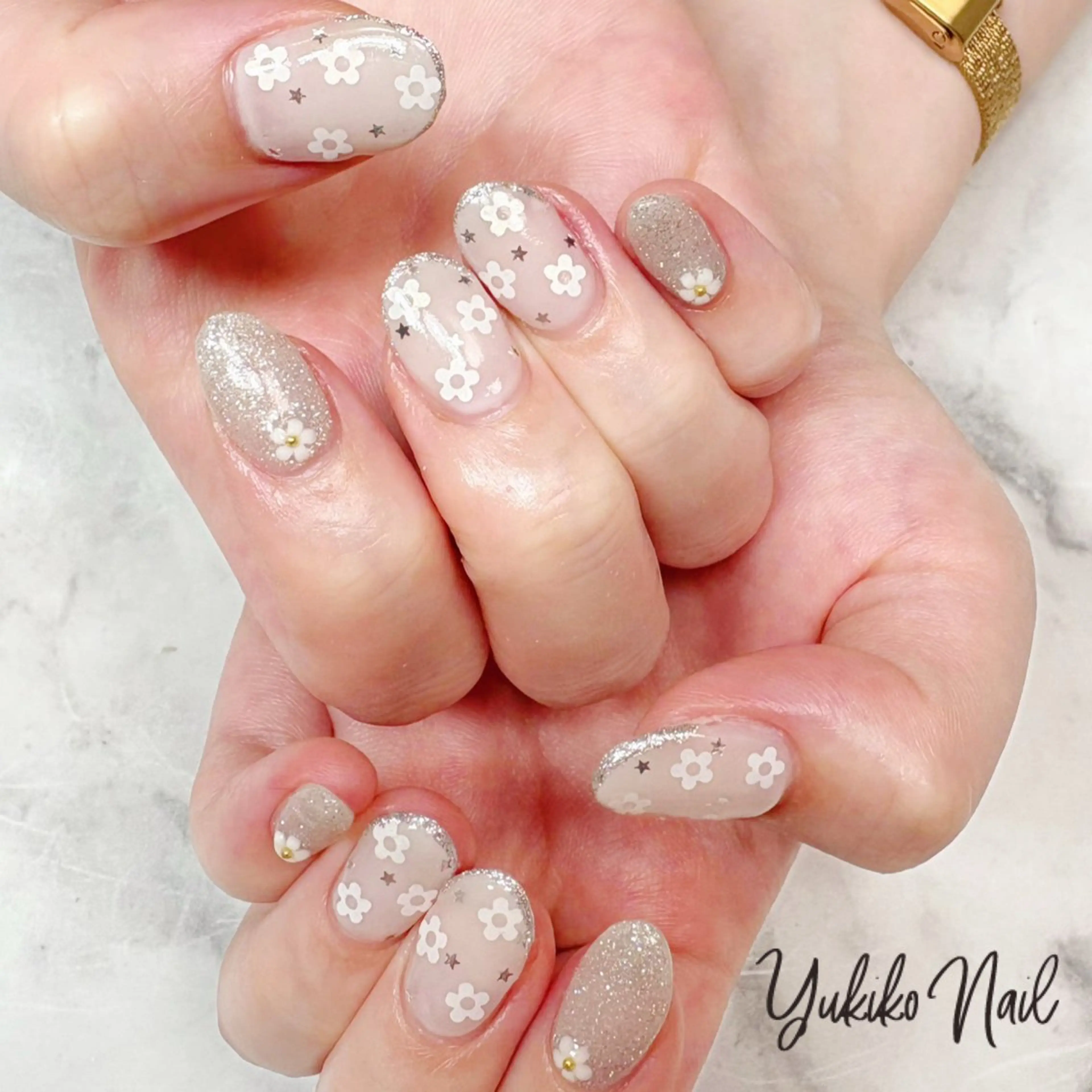 ネイル フラワーネイル ホログラムネイル キラキラネイル ハンドネイル ユキコ ネイルのネイルデザイン