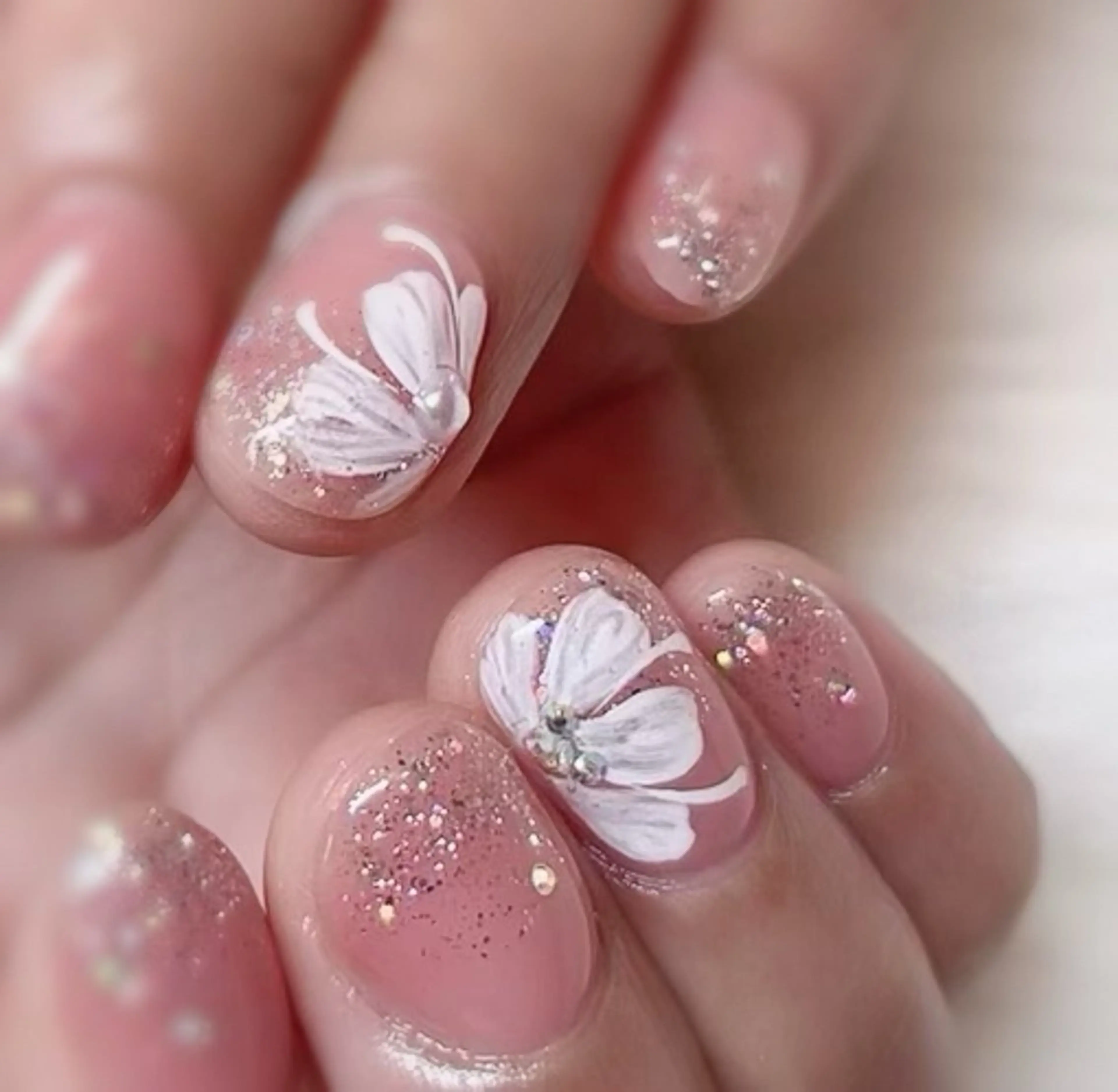 ネイル ハンドネイル MoonNail ユリ🌸のネイルデザイン