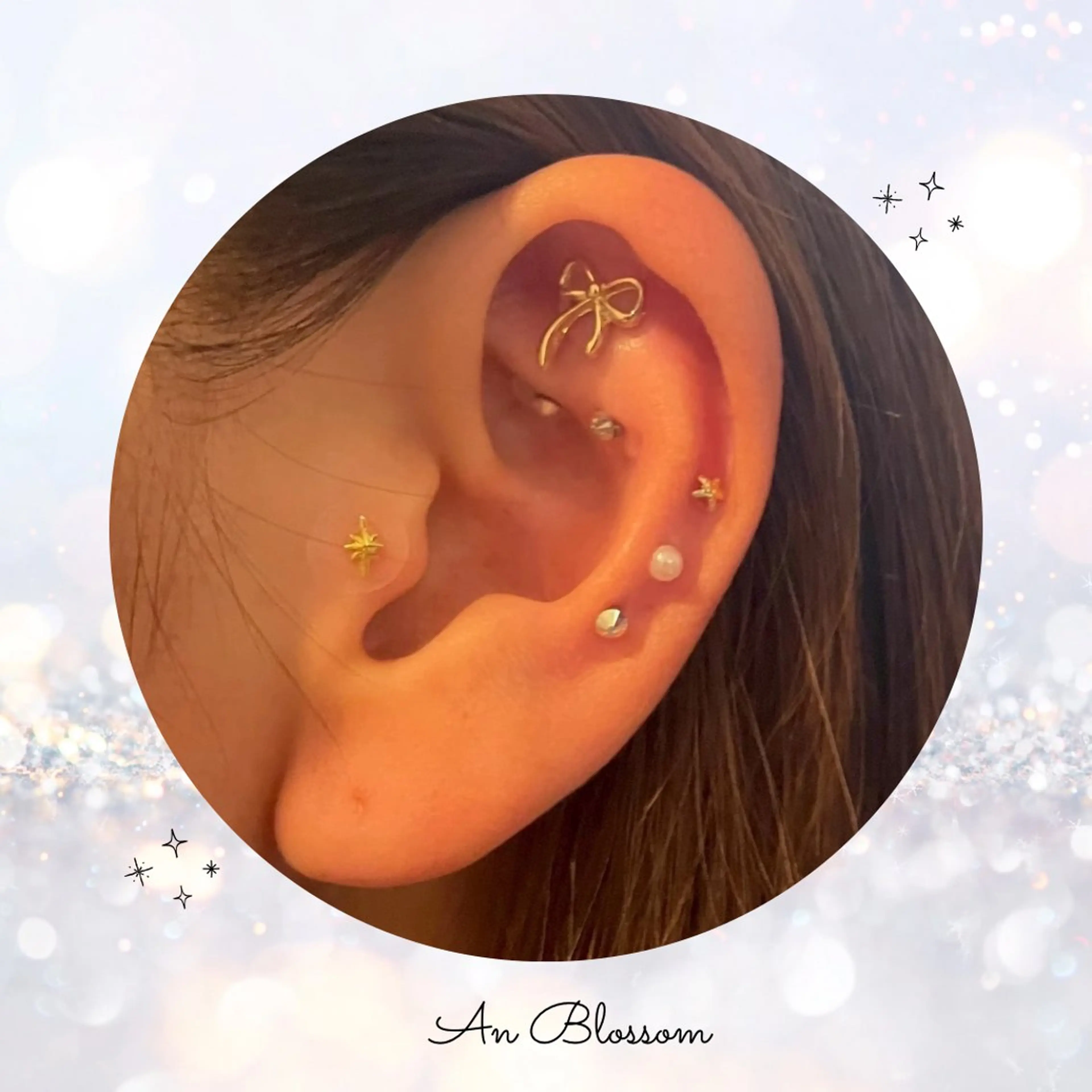 【かわいく不調ケア🌷】耳ツボジュエリー👂🏻💎両耳10粒 癒しの耳リフレ付き🦋の写真