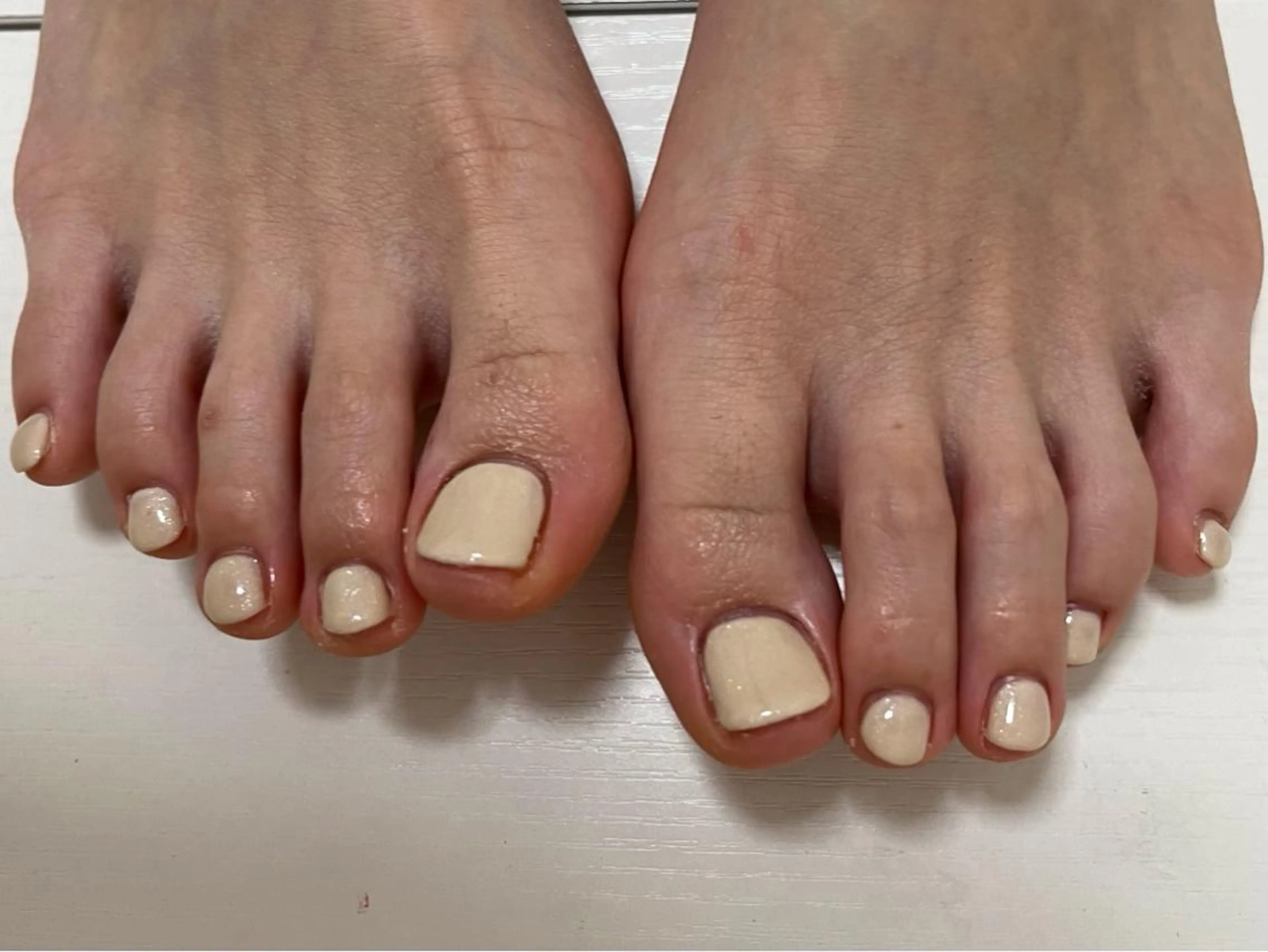 ネイル オーロラネイル フラワーネイル フットネイル フレンチネイル ジェルネイル フットネイル mogunail &blowのネイルデザイン