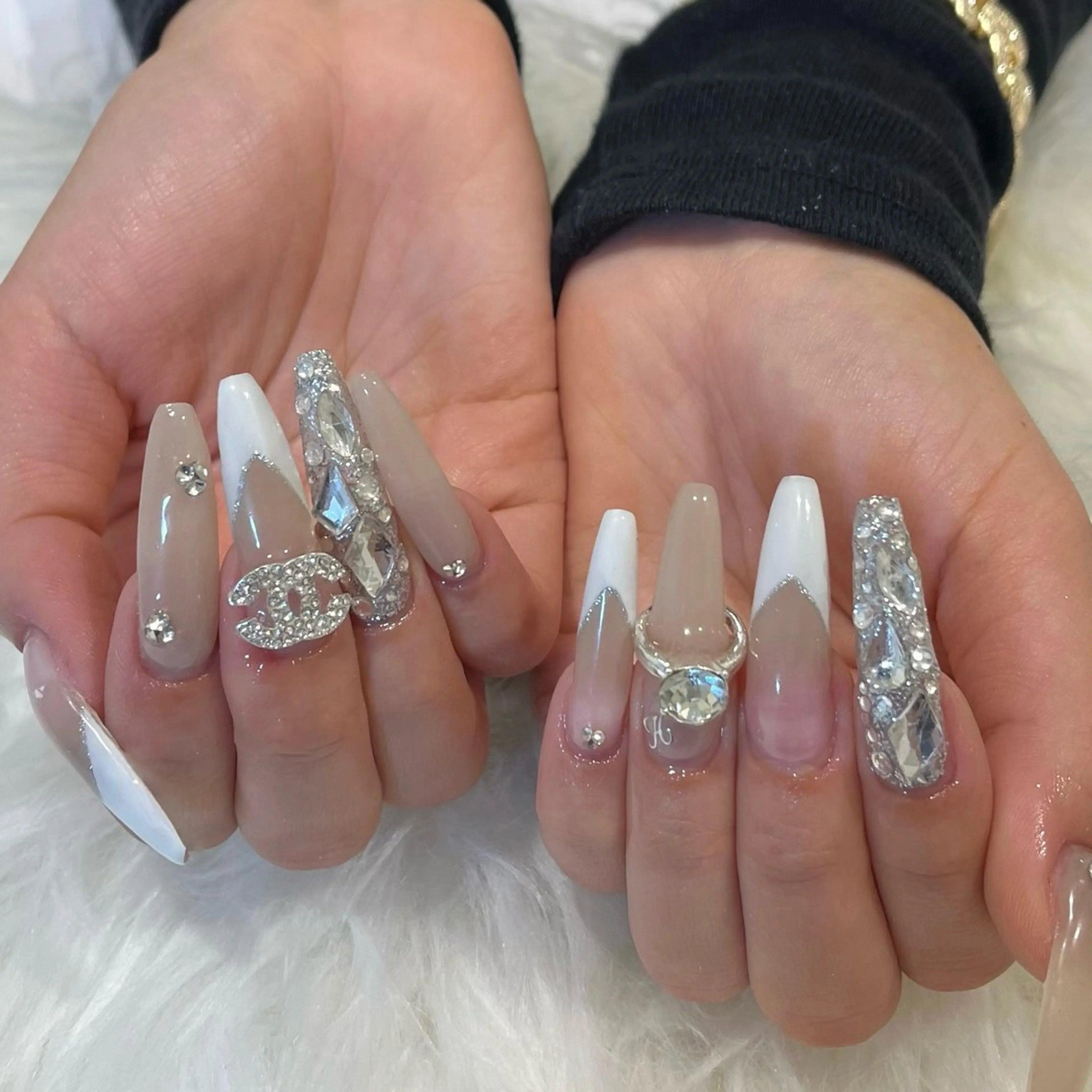 ネイル フレンチネイル グラデーション ロングネイル 冬ネイル eight nail 春菜のネイルデザイン