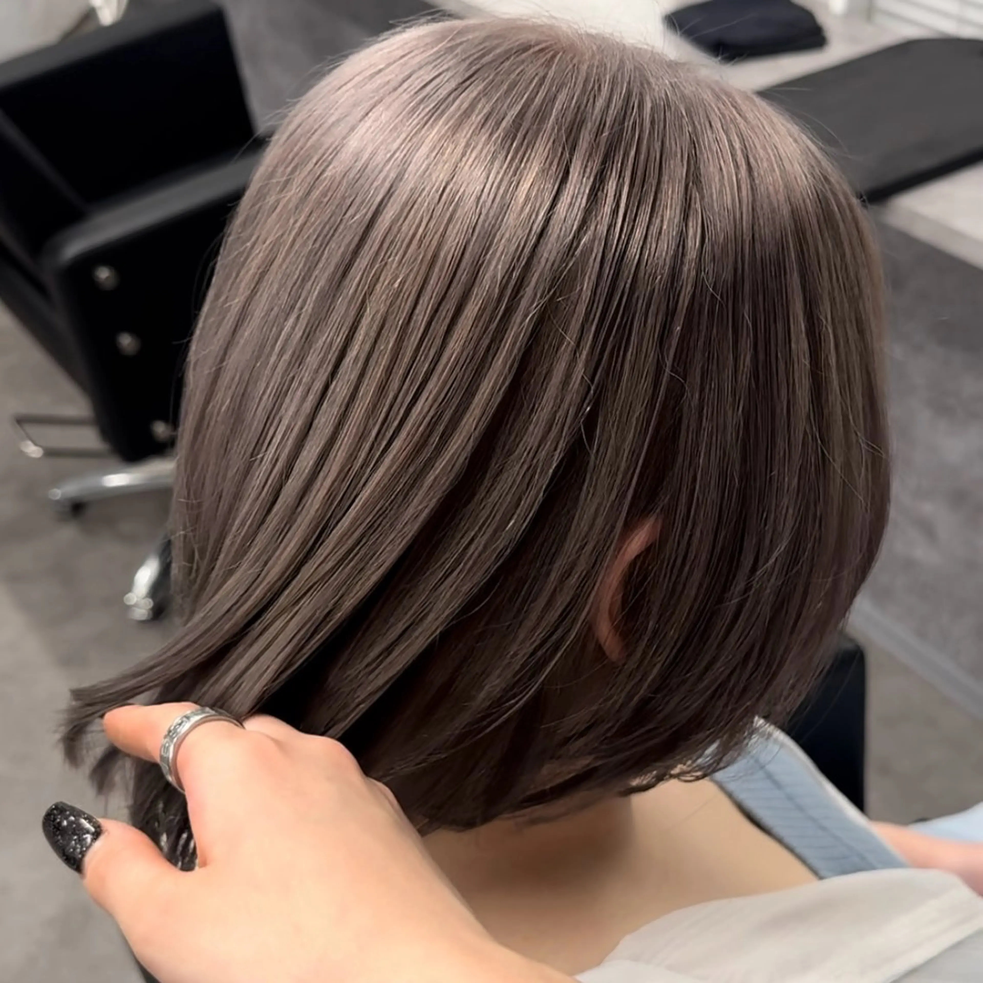 ミディアム カラー ヘアカラー トリートメント 透明感/ 艶ハイトーン/梨桜のヘアスタイル