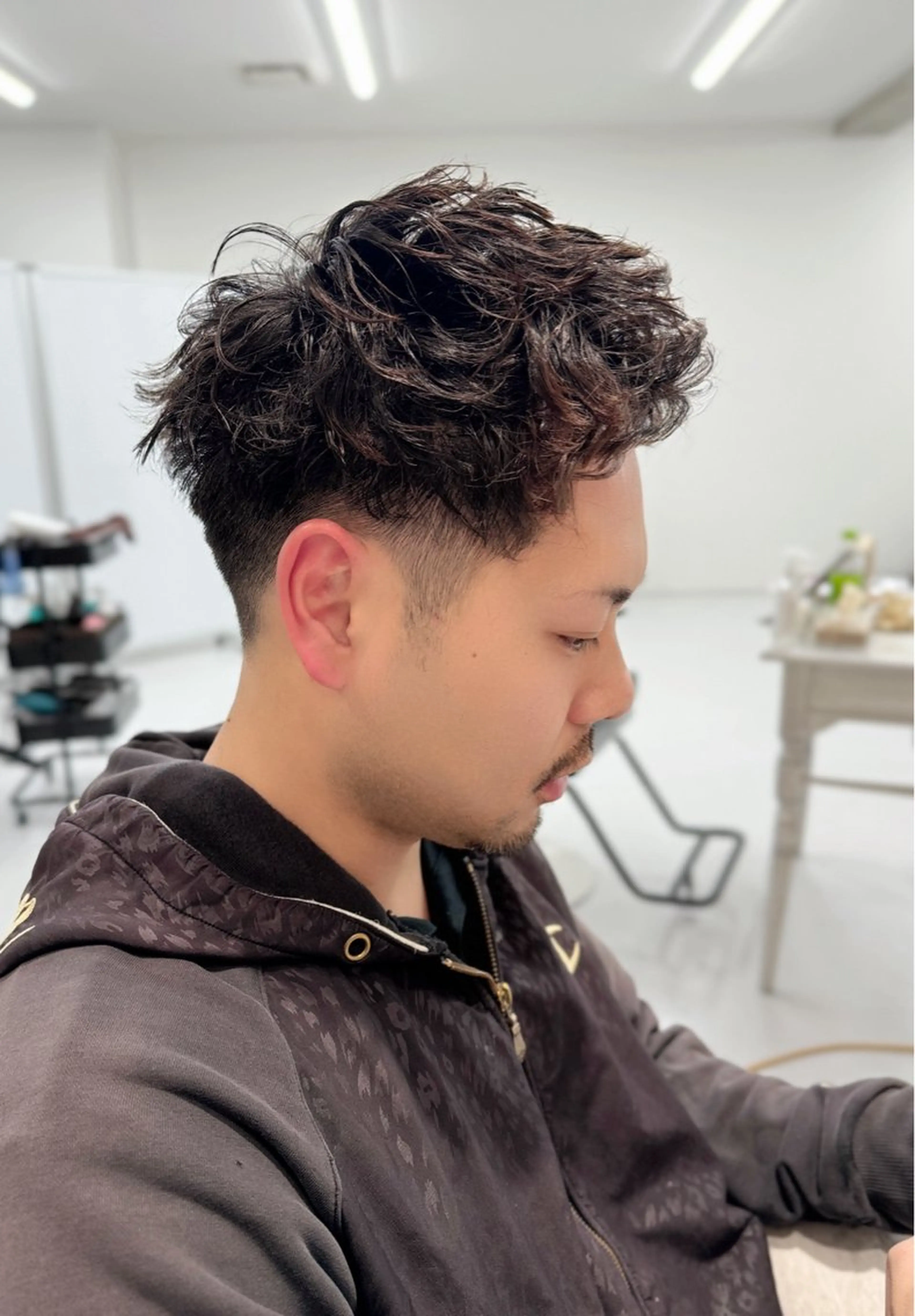 メンズ センターパート カルマパーマ メンズ韓国風 メンズパーマ スパイキーショート 服部　翔太/ 似合わせカットカラーのヘアスタイル