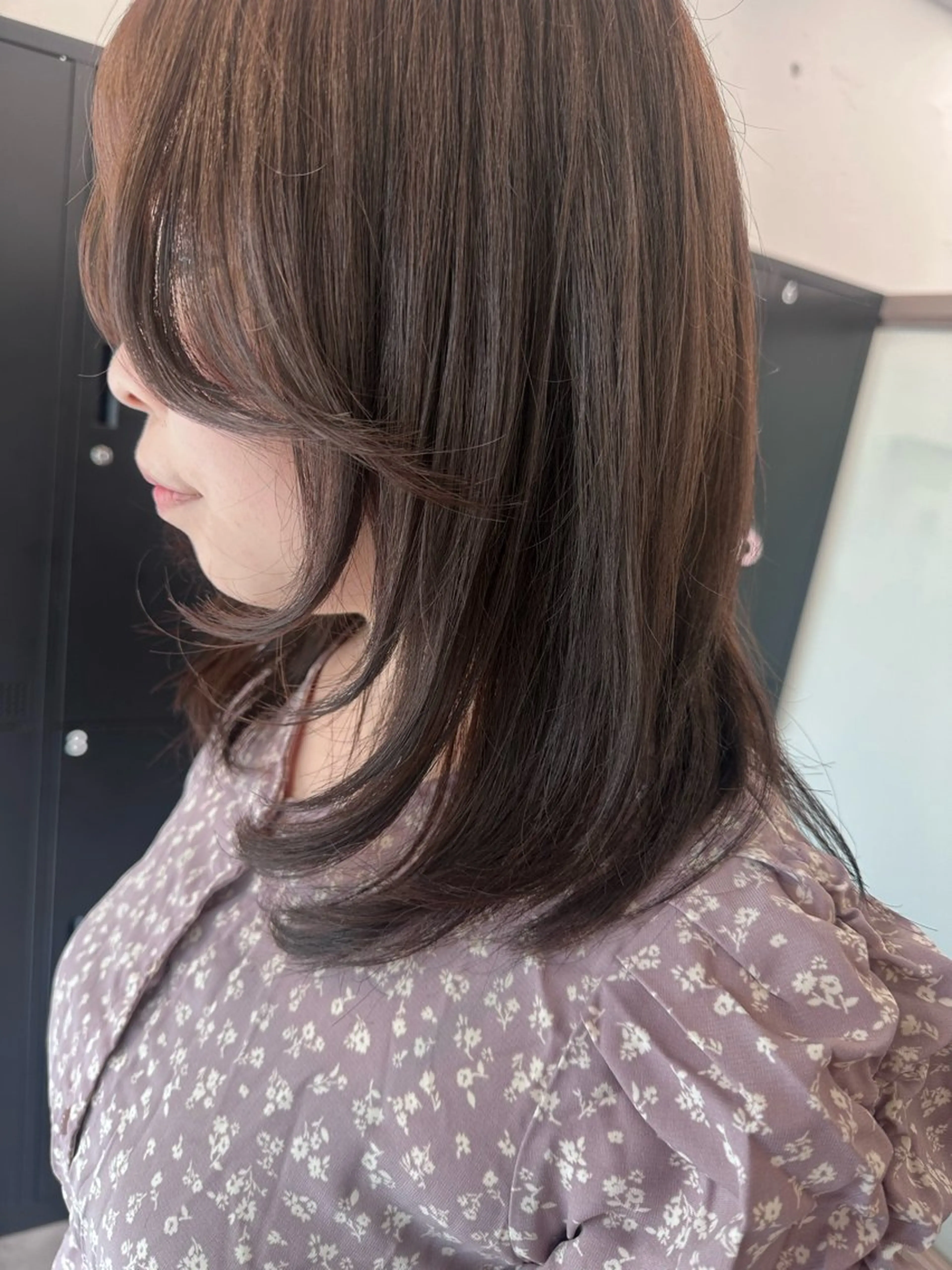 ミディアム レイヤーカット ✨️デザインカラー AIRI✨のヘアスタイル