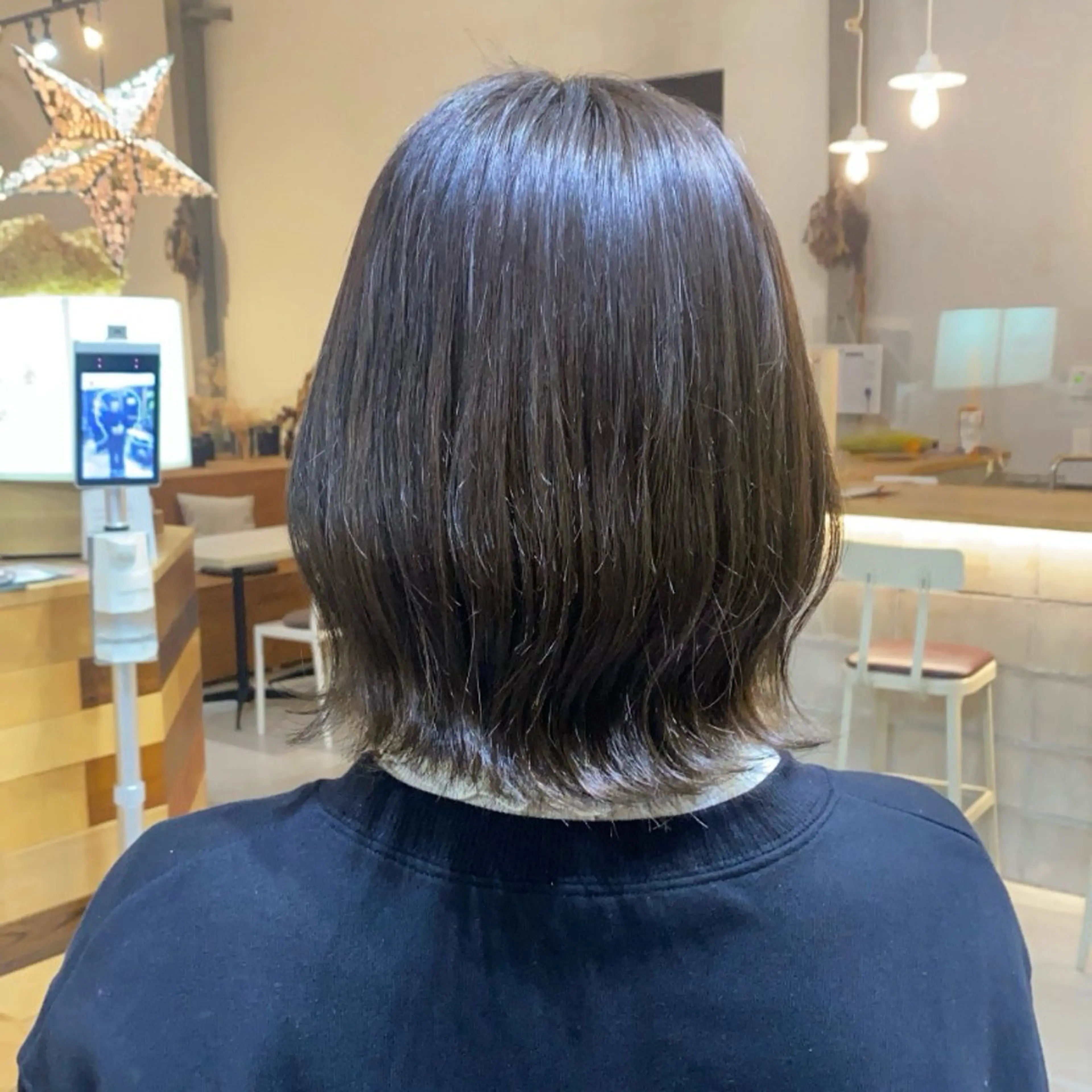 ミディアム カラー グレージュ オリーブグレージュ オリーブグレー カット ヘアカラー 大西 未来のヘアスタイル