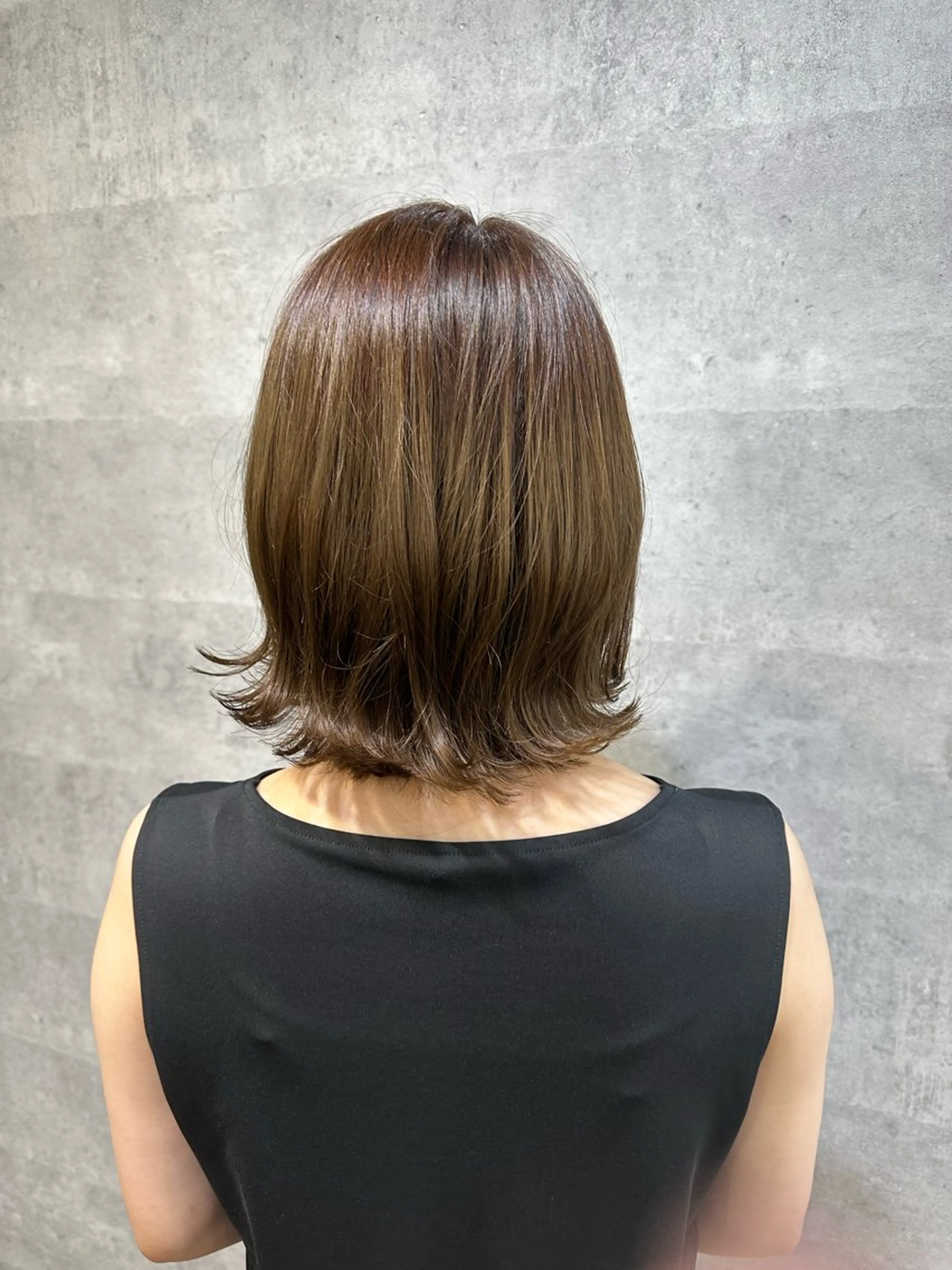 ミディアム カラー ヘアカラー トリートメント U-ra NAMIのヘアスタイル