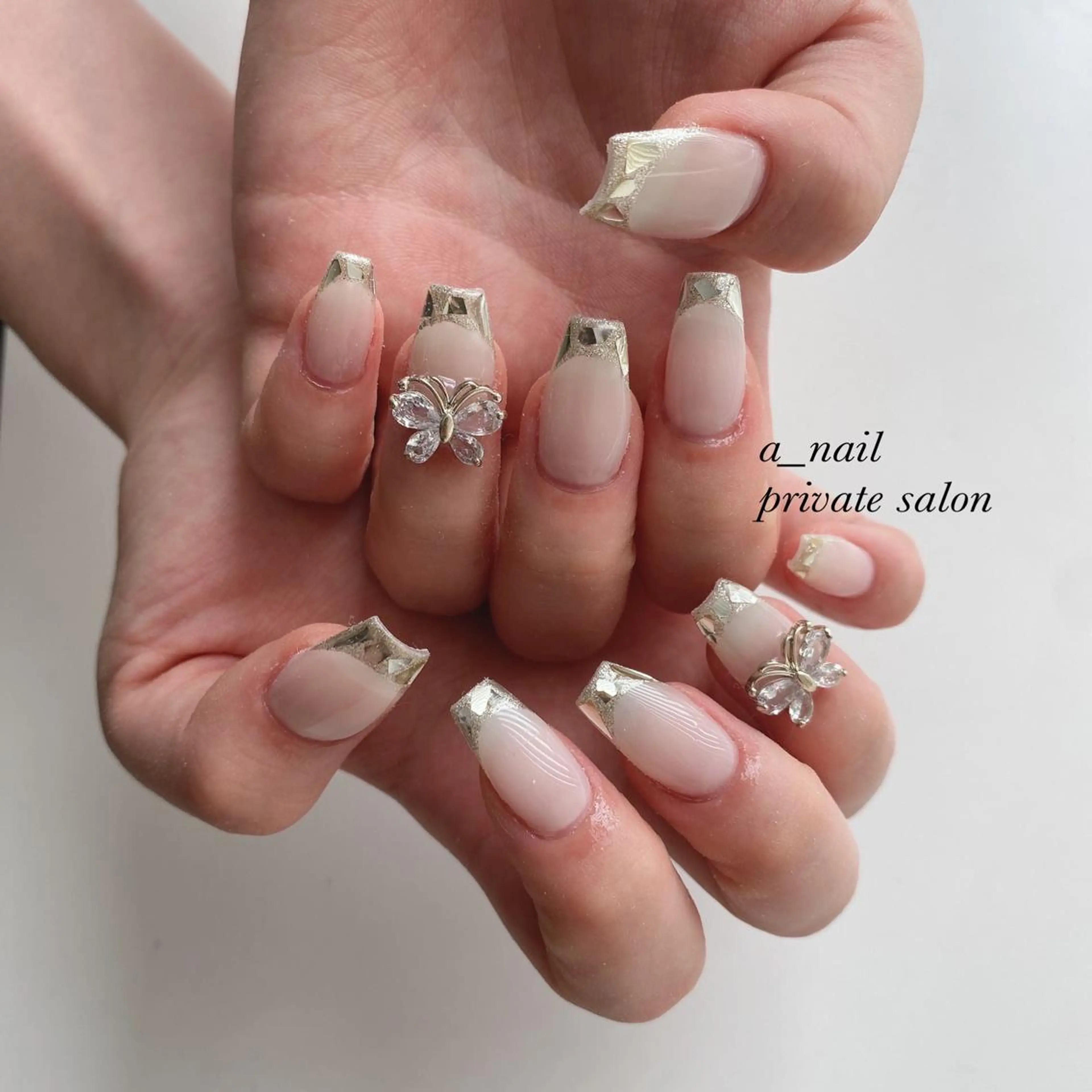 ネイル アニマル柄 フレンチネイル ジェルネイル 氷ネイル・うるうるネイル レース 菅 恵奈のネイルデザイン