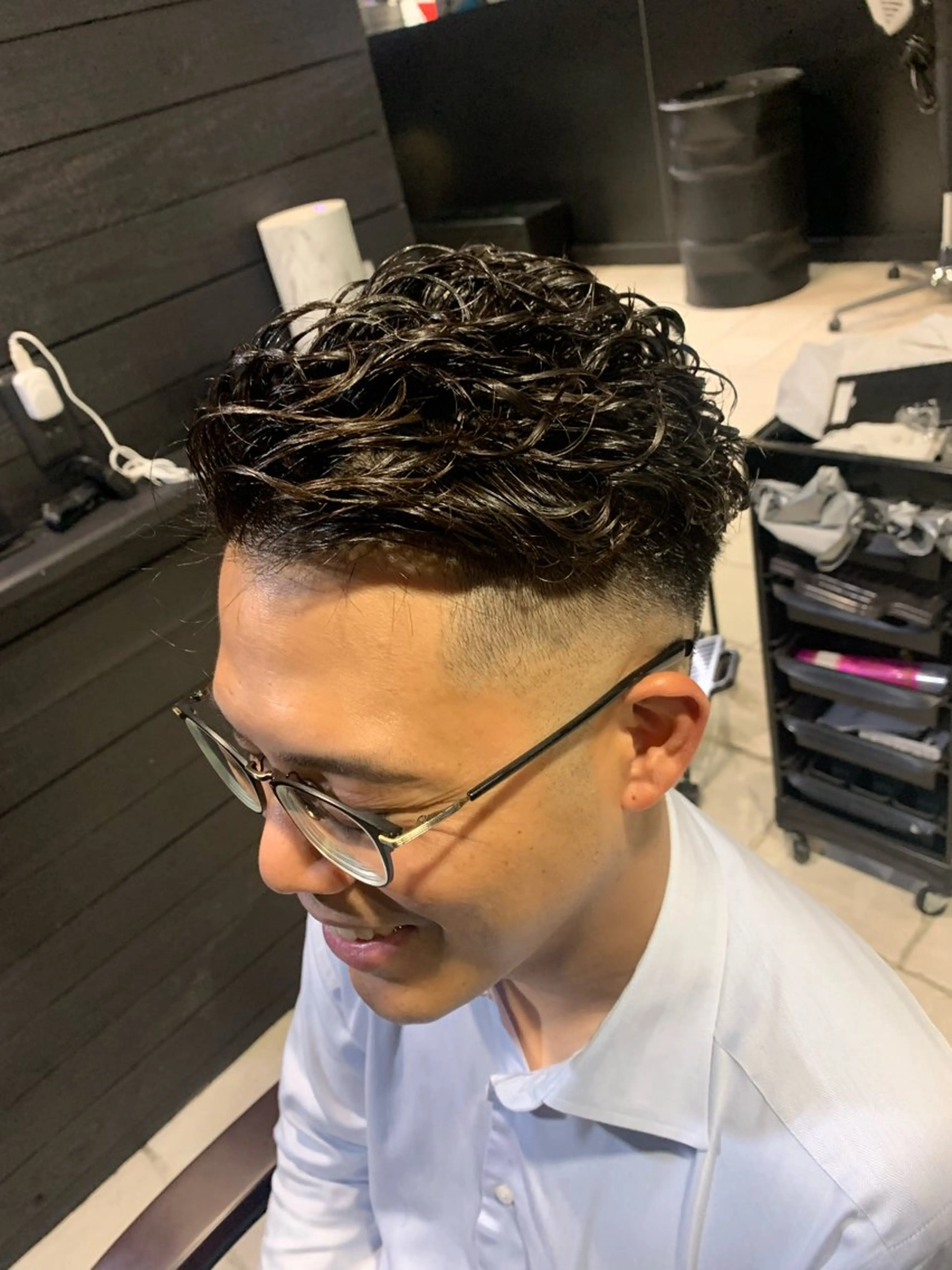 ショート メンズ フェードカット メンズパーマ メンズパーマ/難波/ 心斎橋　室園亮佑のヘアスタイル