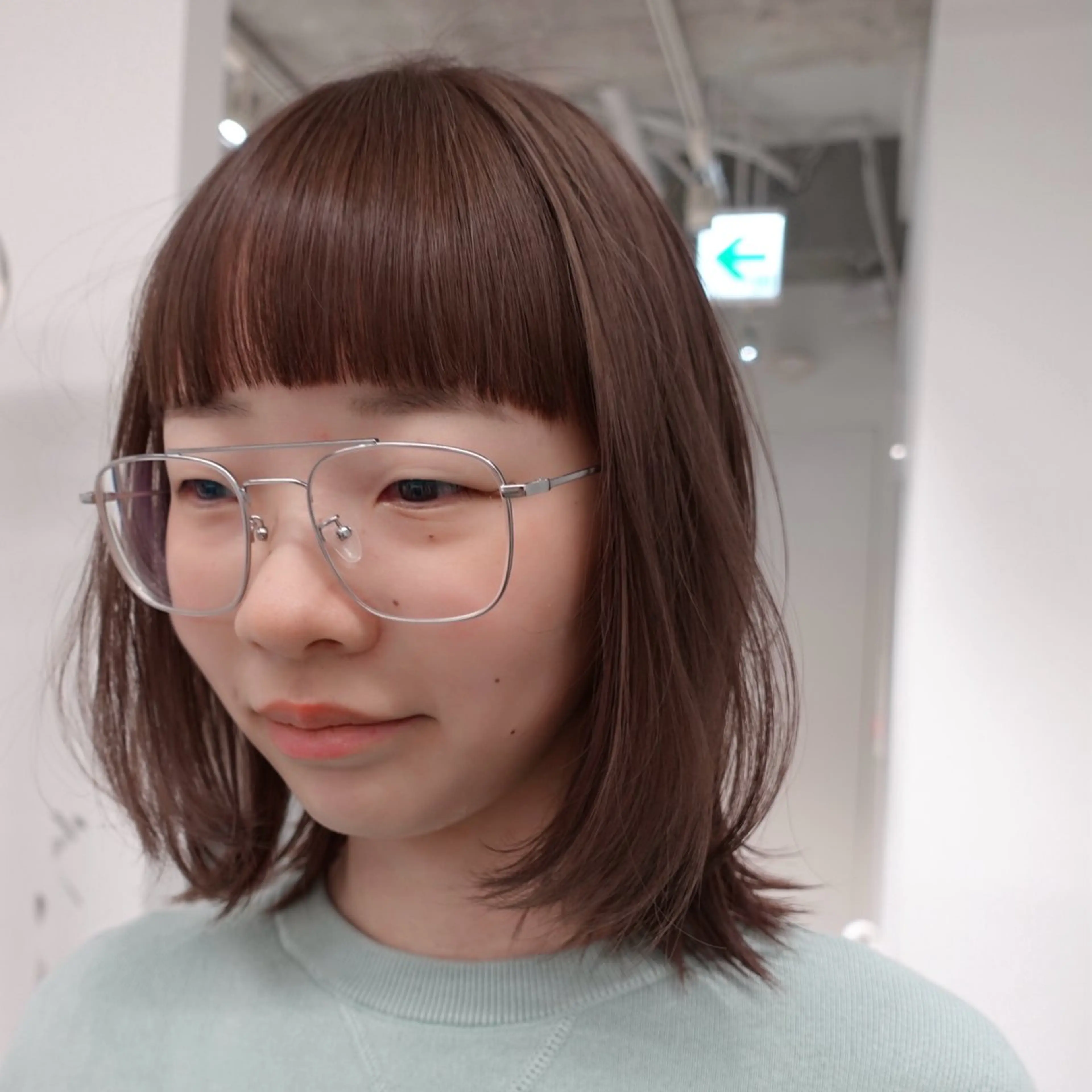 ミディアム カラー ヘアアレンジ ベージュカラー ブリーチ カット ヘアカラー 🌐サトウ リョウ🌐のヘアスタイル