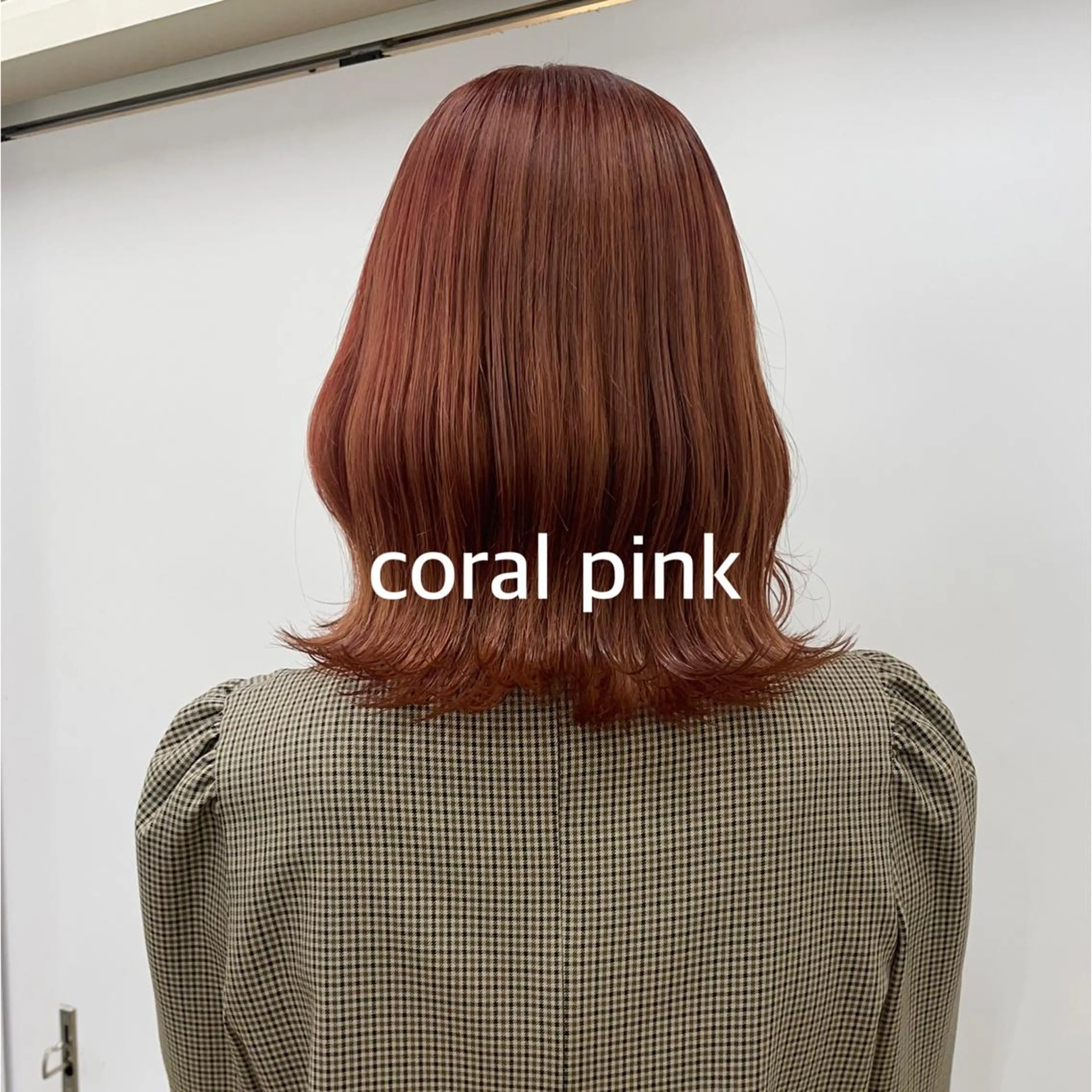 セミロング 暖色カラー推し/ トヤエリコのヘアスタイル