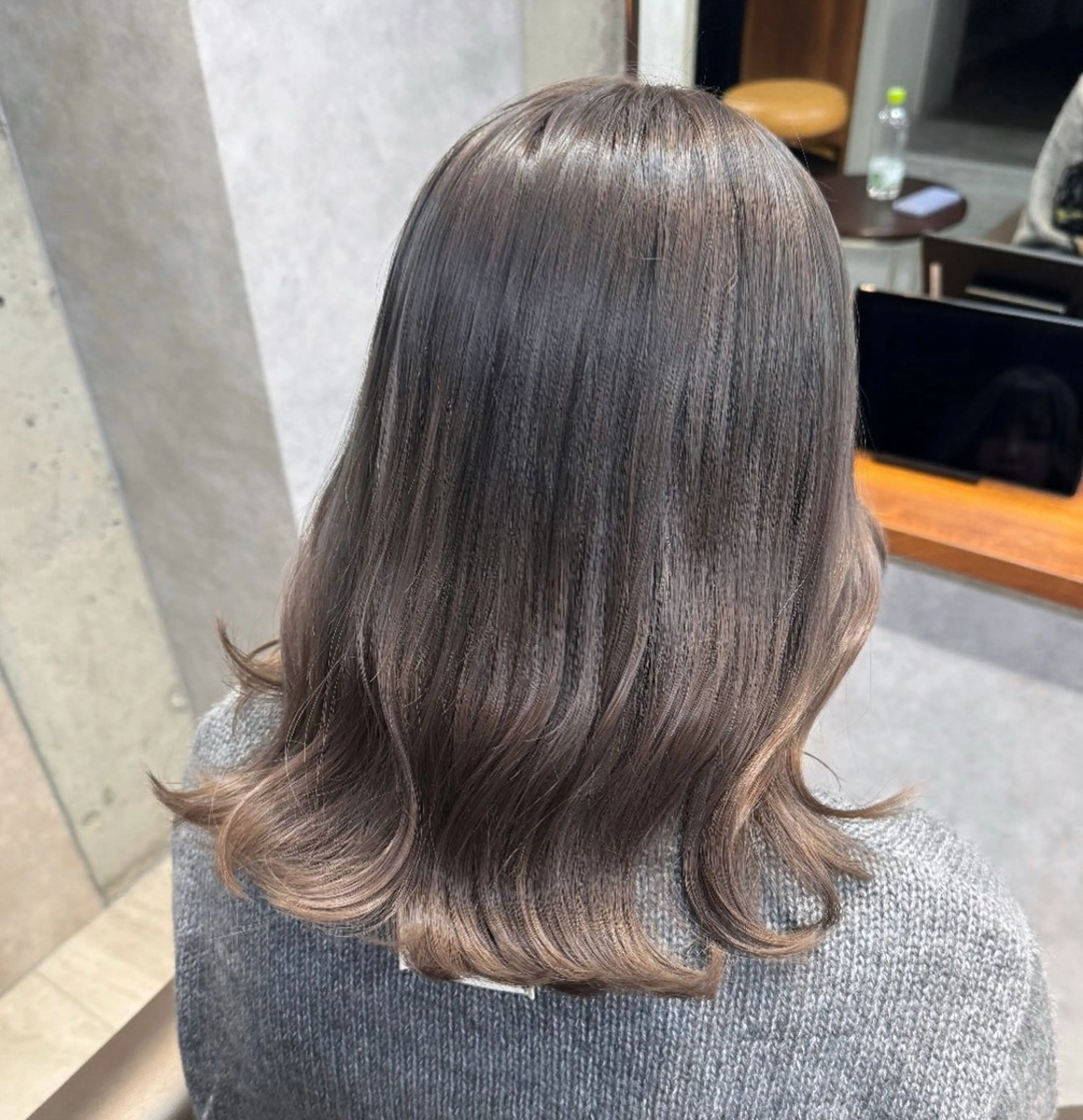 ミディアム カラー スガハラ アンナのヘアスタイル