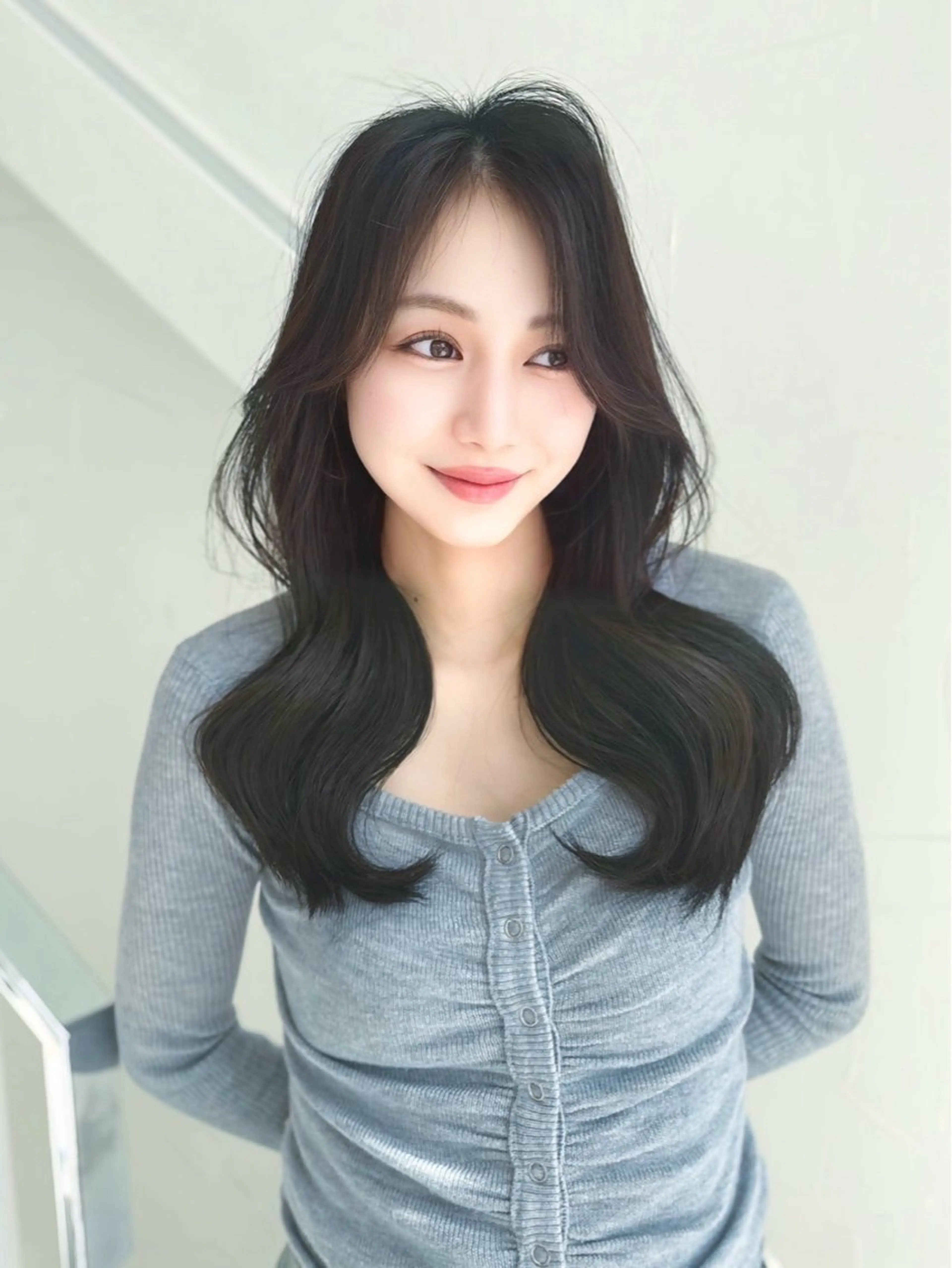 ロング カラー ヘアアレンジ 黒髪 韓国風ヘア みっちー/ブリーチカ ラー/似合わせカラーのヘアスタイル